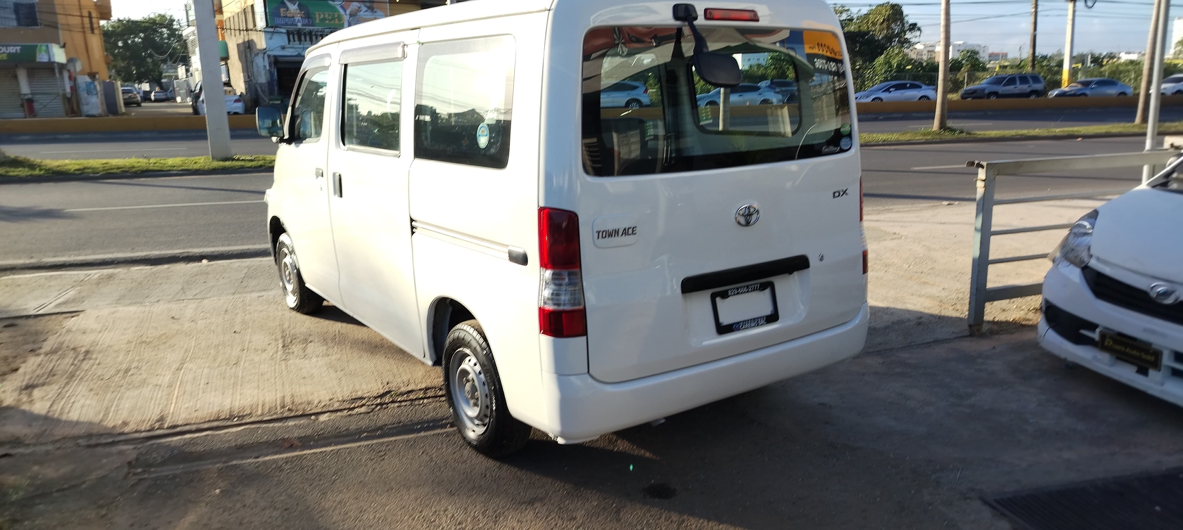 jeepetas y camionetas - Toyota Town Ace 2019 3