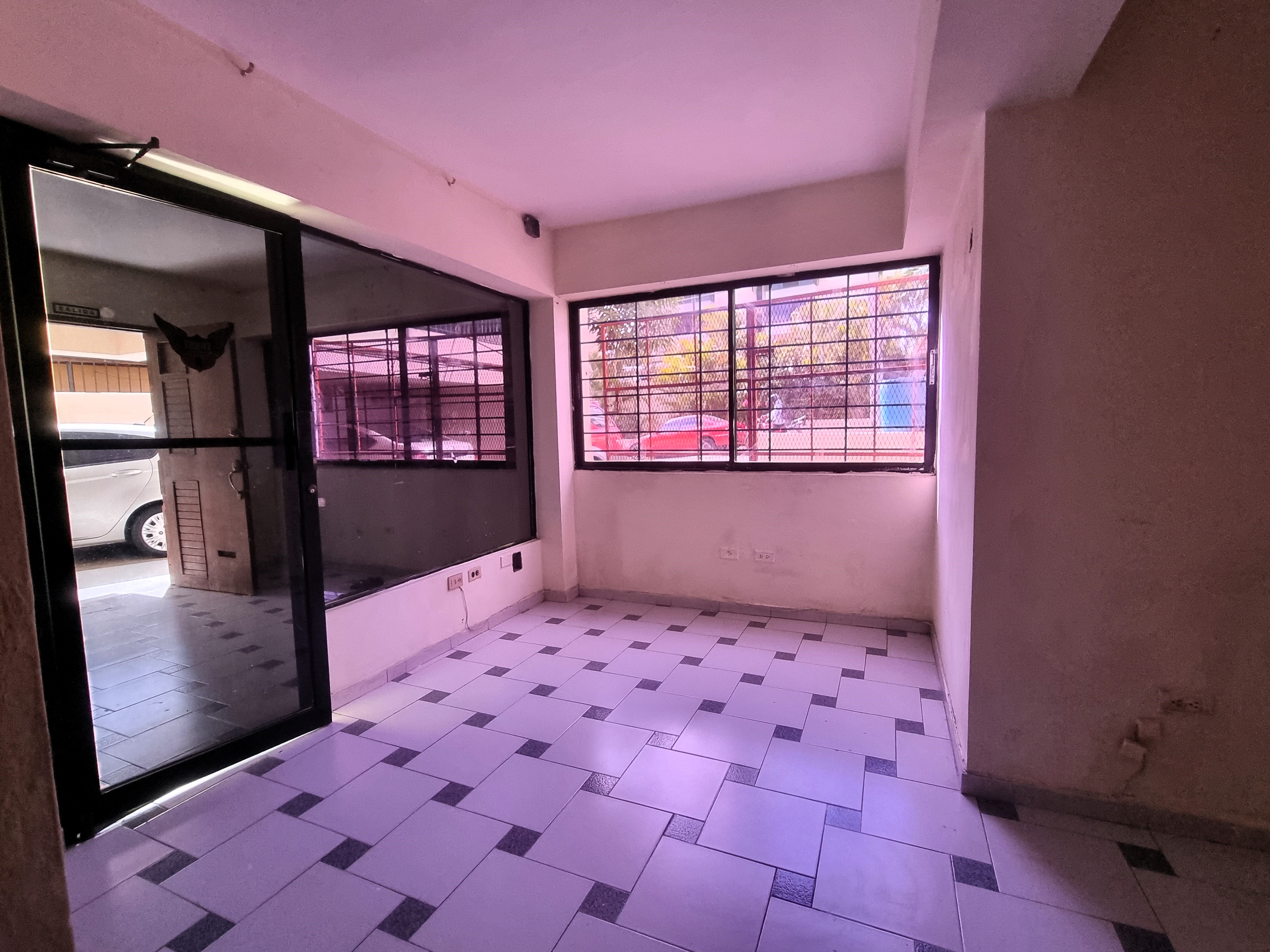 oficinas y locales comerciales - Se vende local comercial en Arrollo Hondo  1