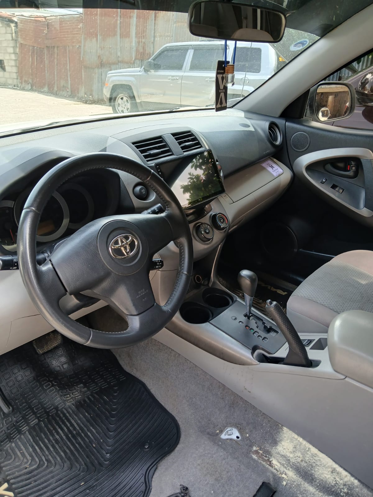 jeepetas y camionetas - Toyota Rav 4  Limited 4x4. 9