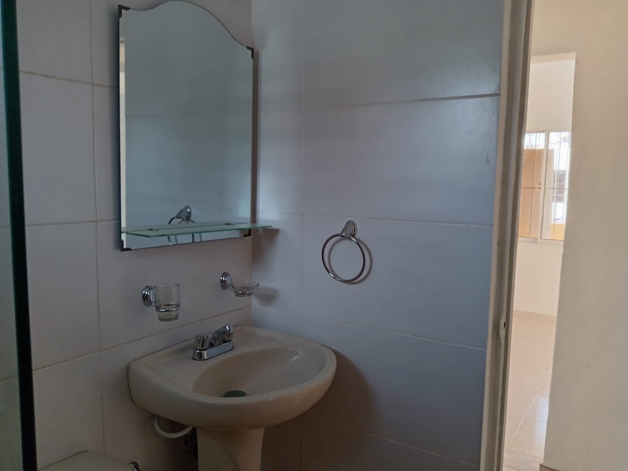apartamentos - APTARTAMENTO EN HONDURAS 2DO PISO 2
