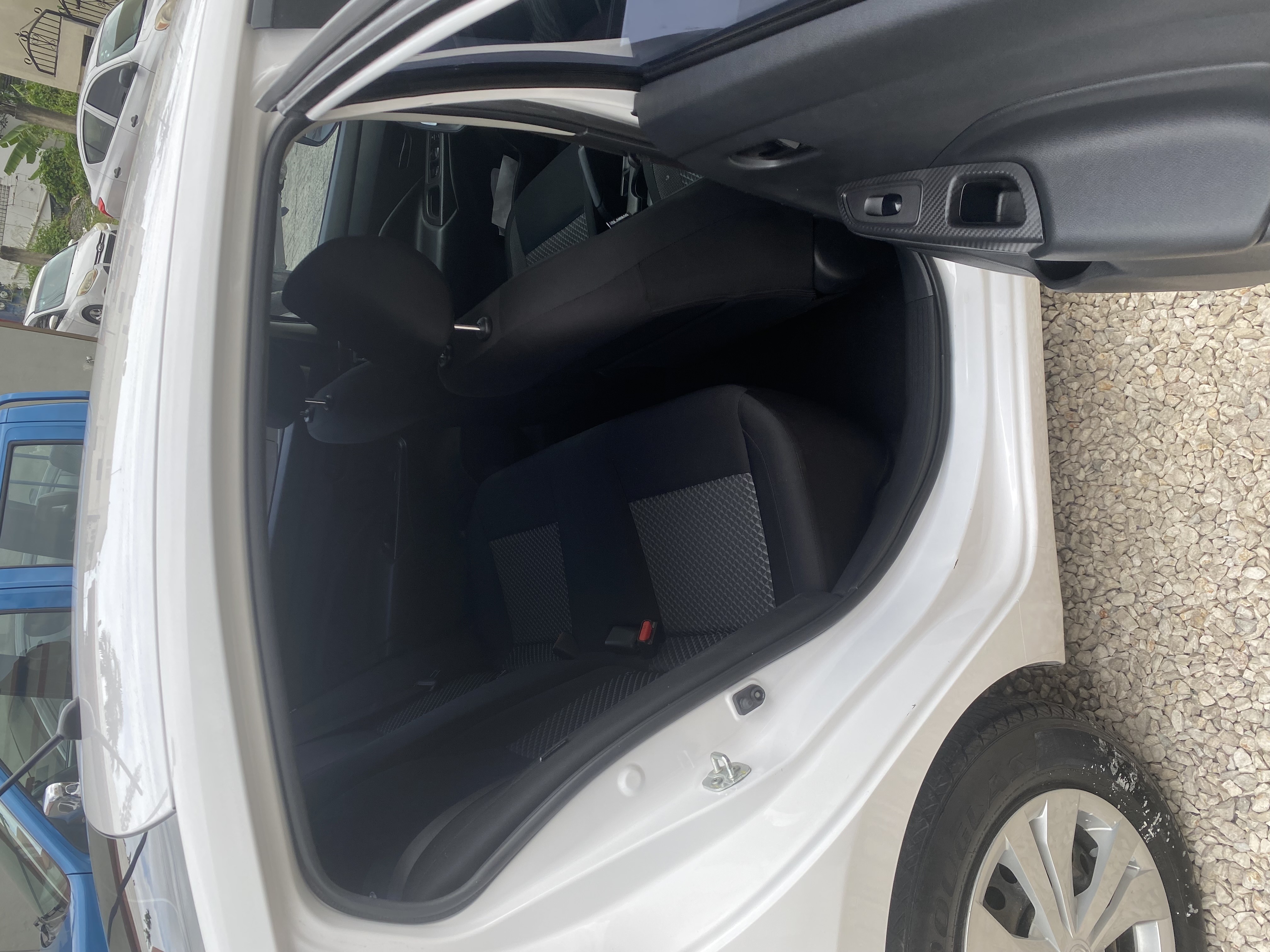 carros - Oferta! Nissan Versa 2020 clean carfax 7