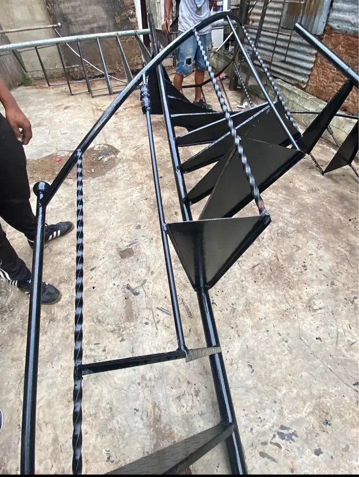 herramientas, jardines y exterior - Gran oferta de escalera de caracol totalmente nuevas somos fabricantes  2