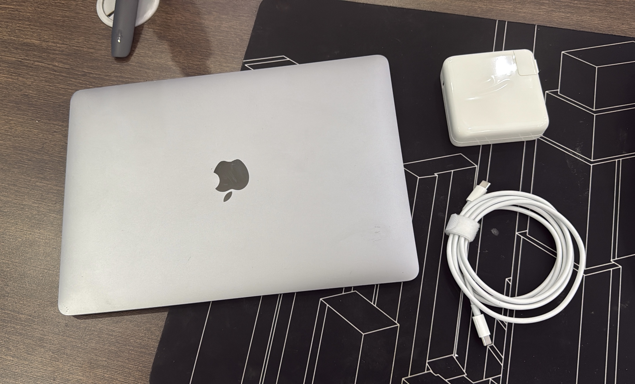 computadoras y laptops - MacBook Air 13.3 - inch / I5 INTEL Core / 8GB RAM  0