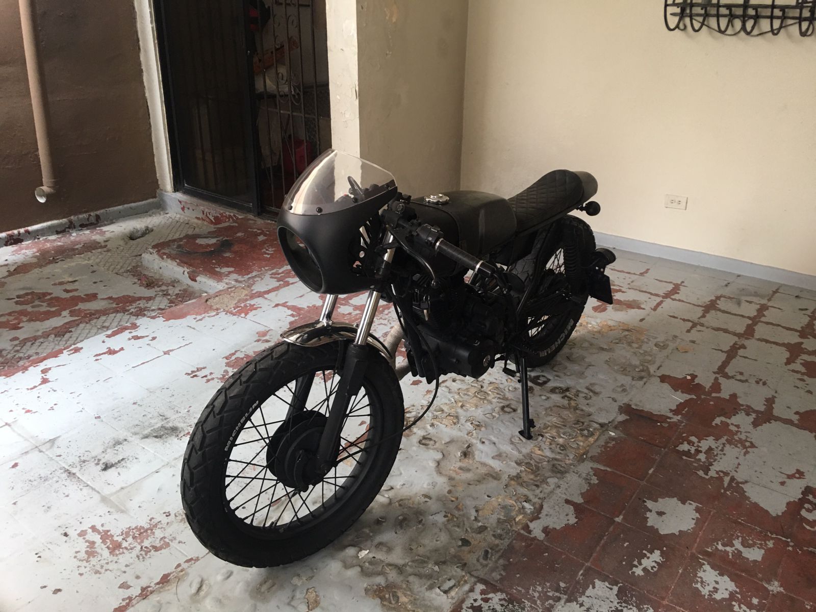 motores y pasolas - Motocicleta Yamaha Cafe Racer 250cc 