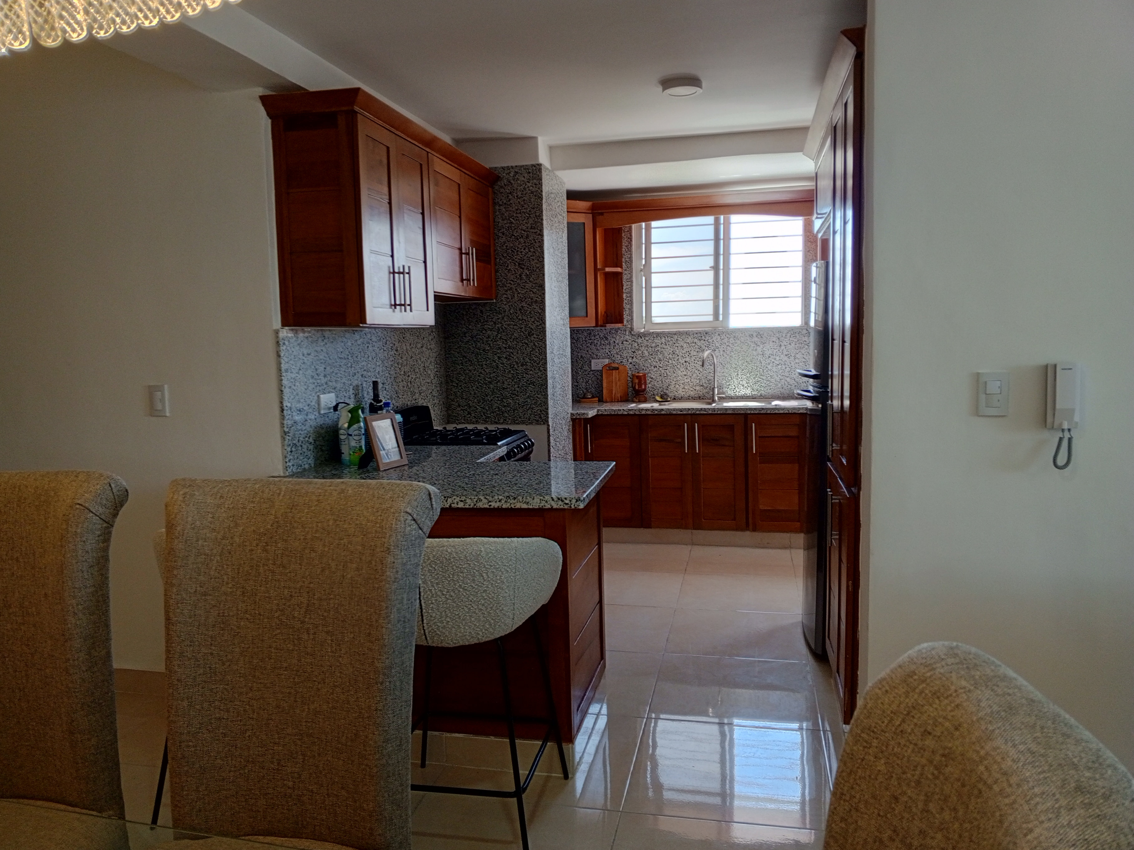 apartamentos - En lo mejor de avenida ind. klm 9 próximo al nacional. 3 hab. 2 psrqueos. 11.2 6