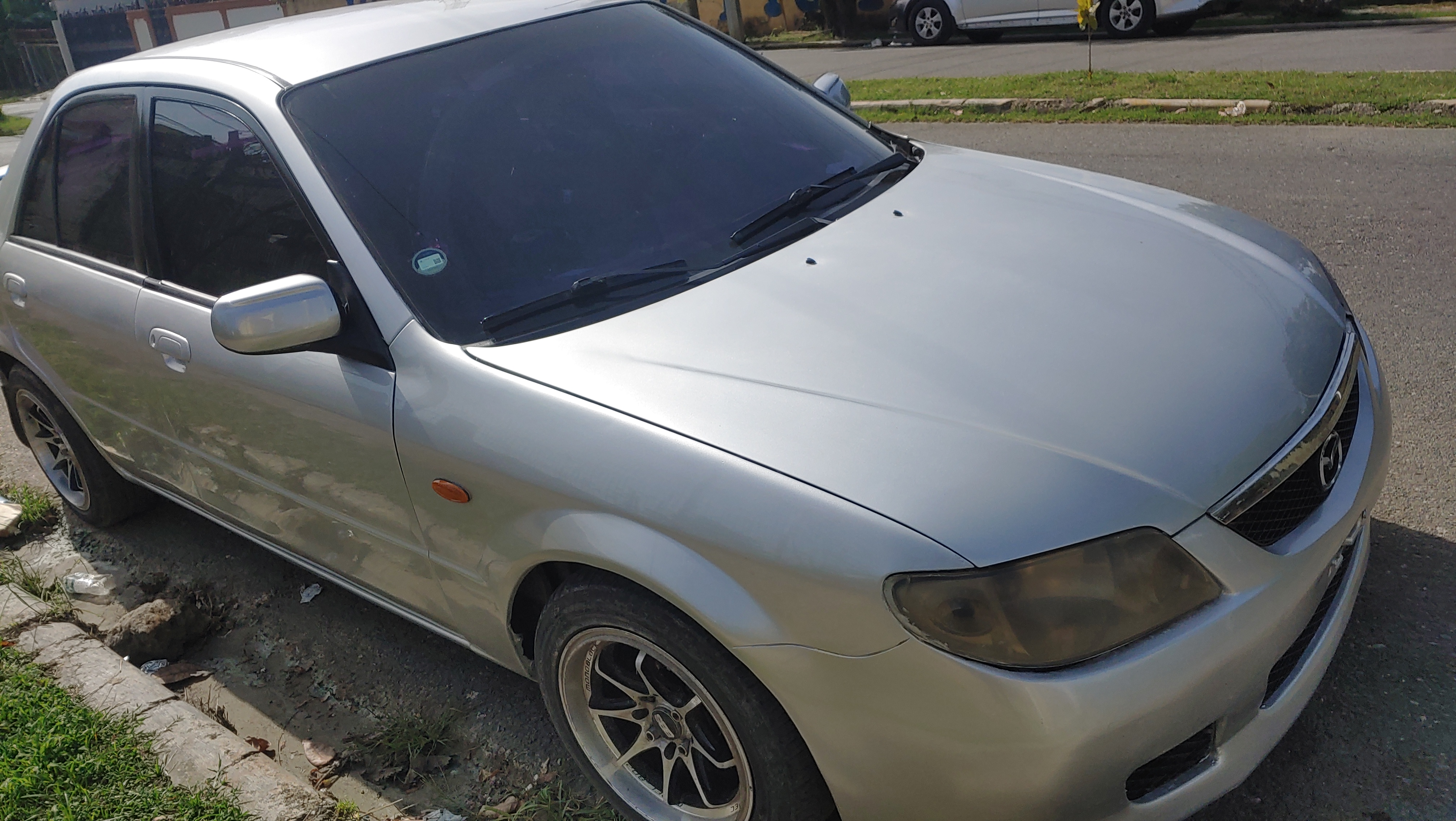 carros - Mazda 323 0