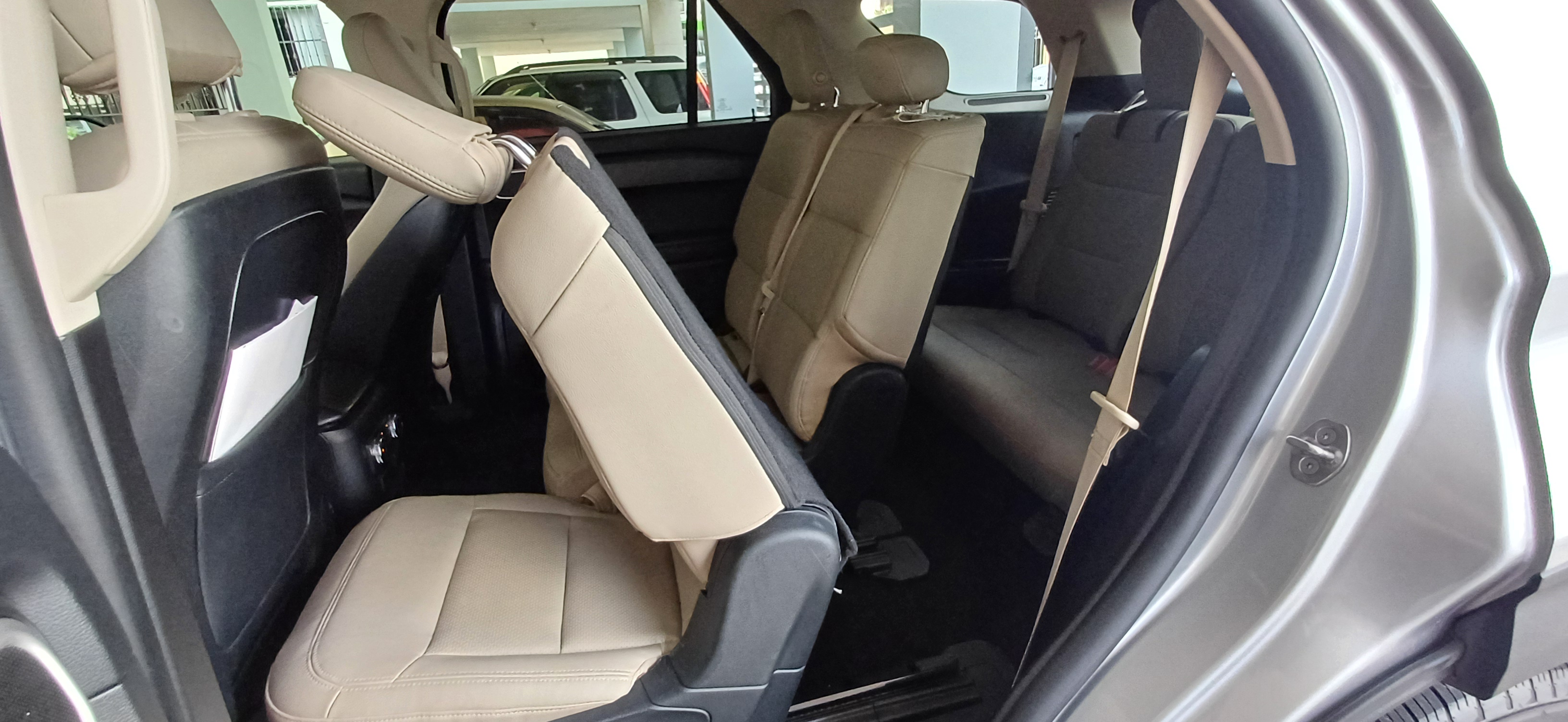 jeepetas y camionetas - SE VENDE COMO NUEVA, FORD EXPLORER 2020 POR MOTIVO DE VIAJE. 5