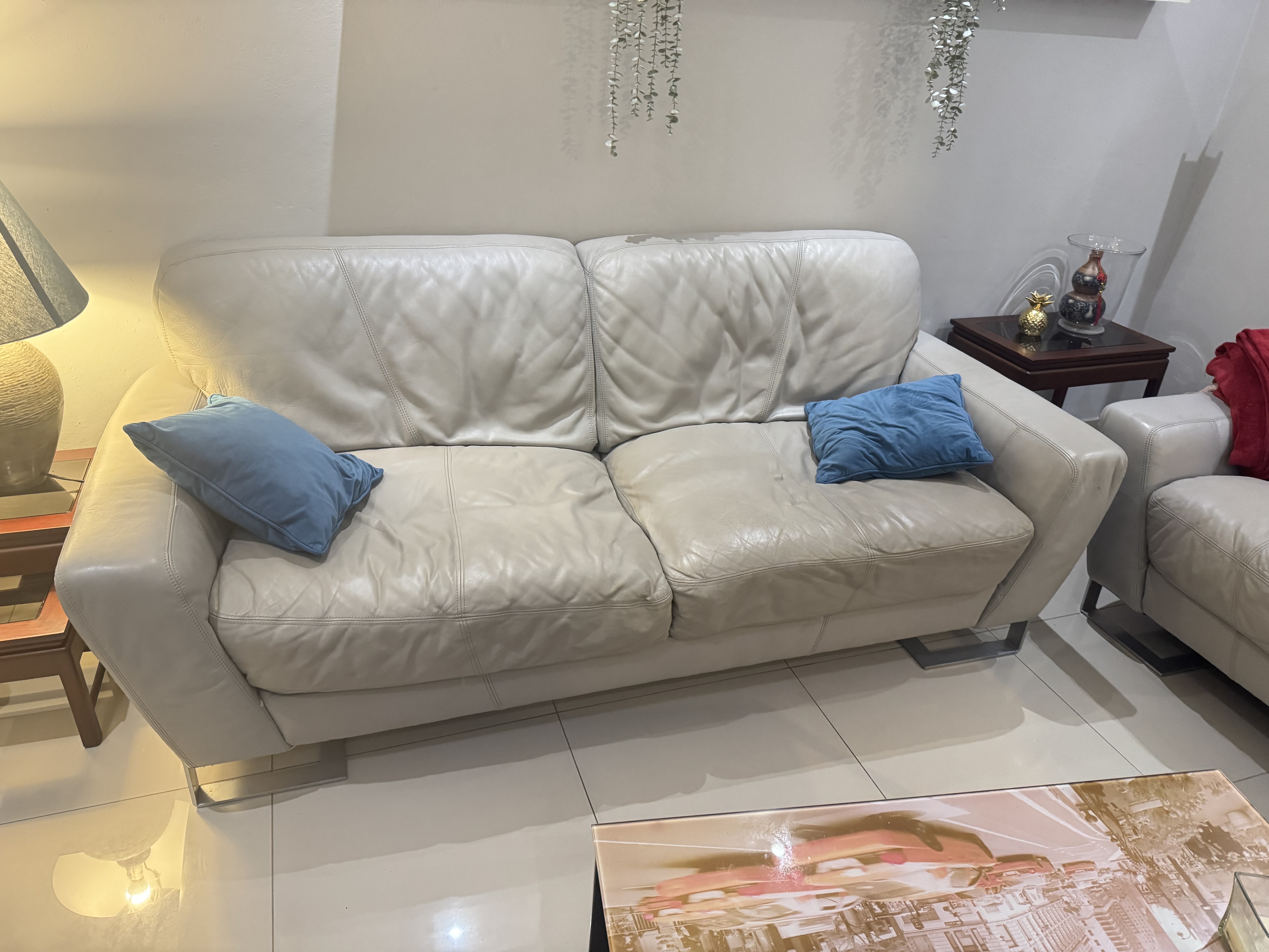 muebles y colchones - sofá de piel en excelente condiciones  1