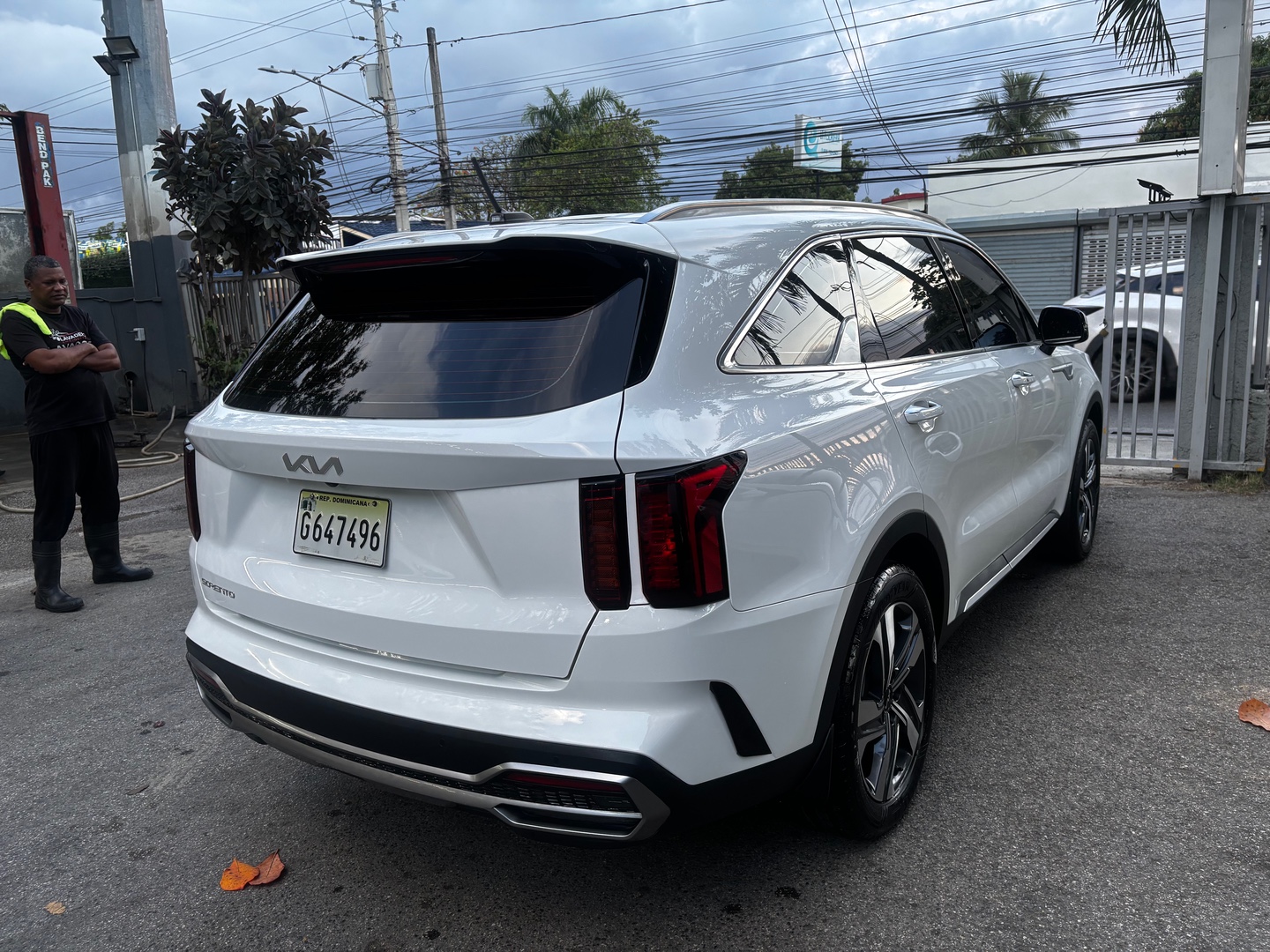 jeepetas y camionetas - SE VENDE KIA SORENTO 2023- 16,000KM 1