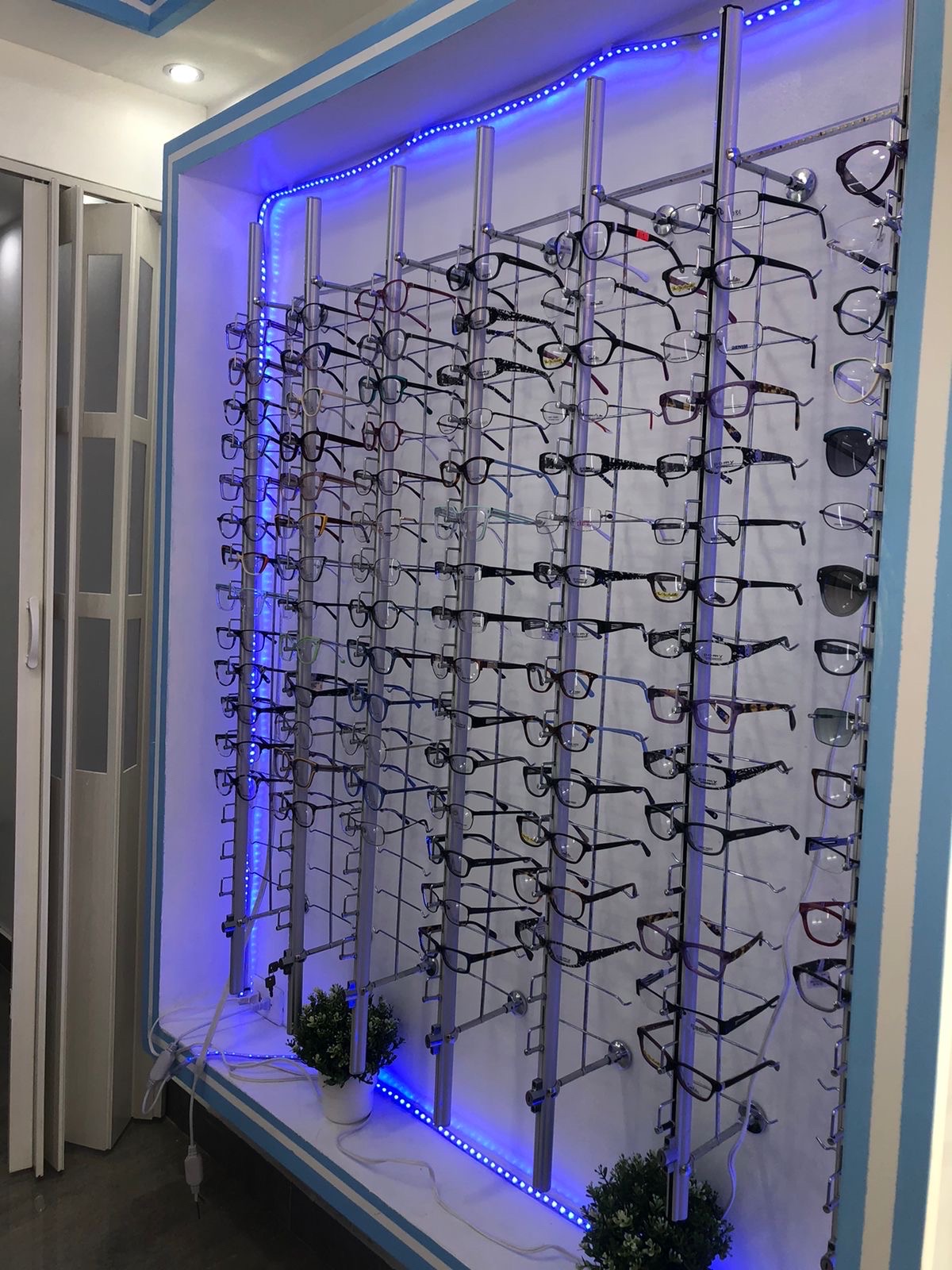 negocios en venta - Venta de  de óptica y/ o equipos de óptica en excelentes condiciones. 4