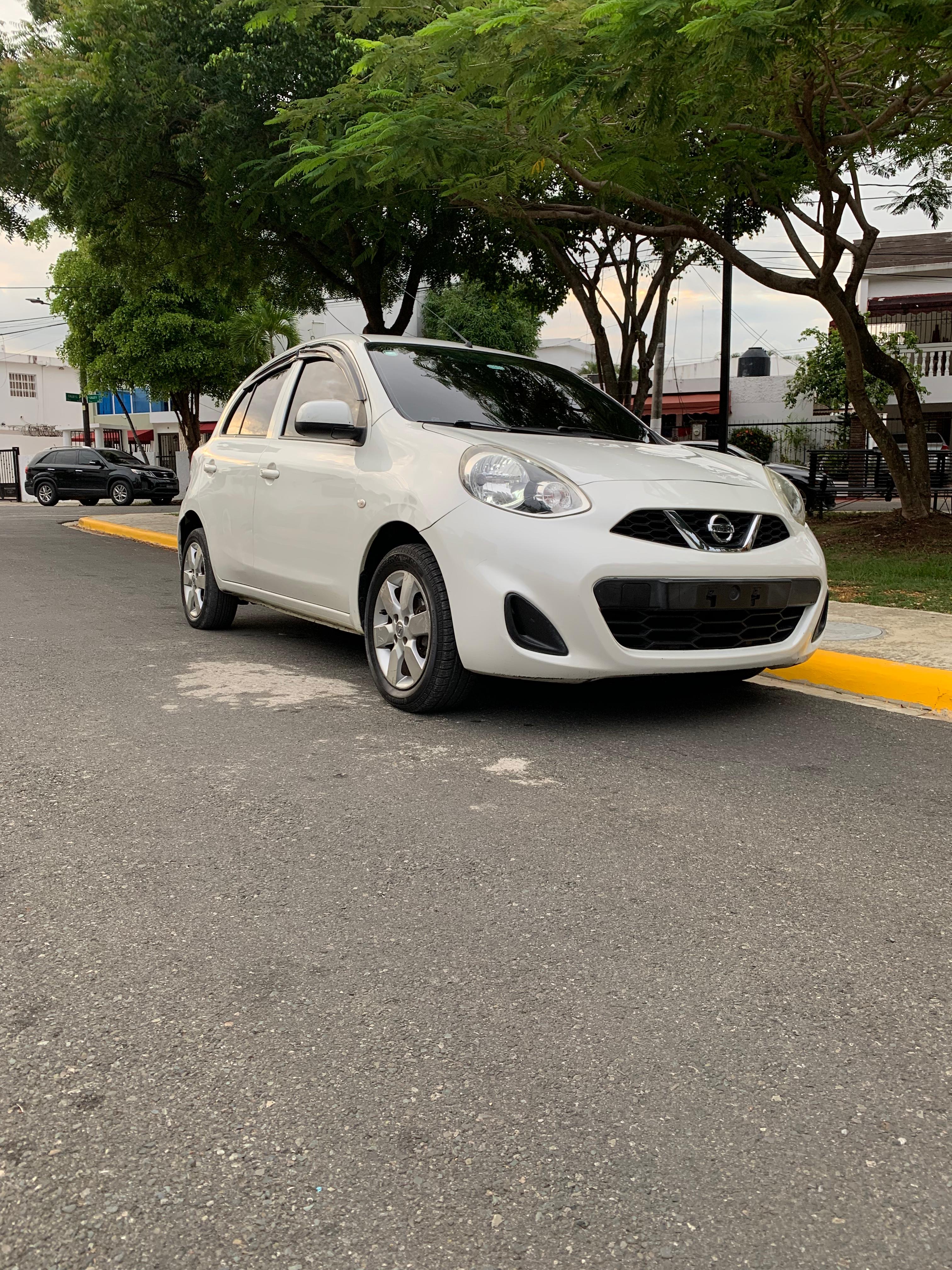 carros - Nissan march 2015 0
