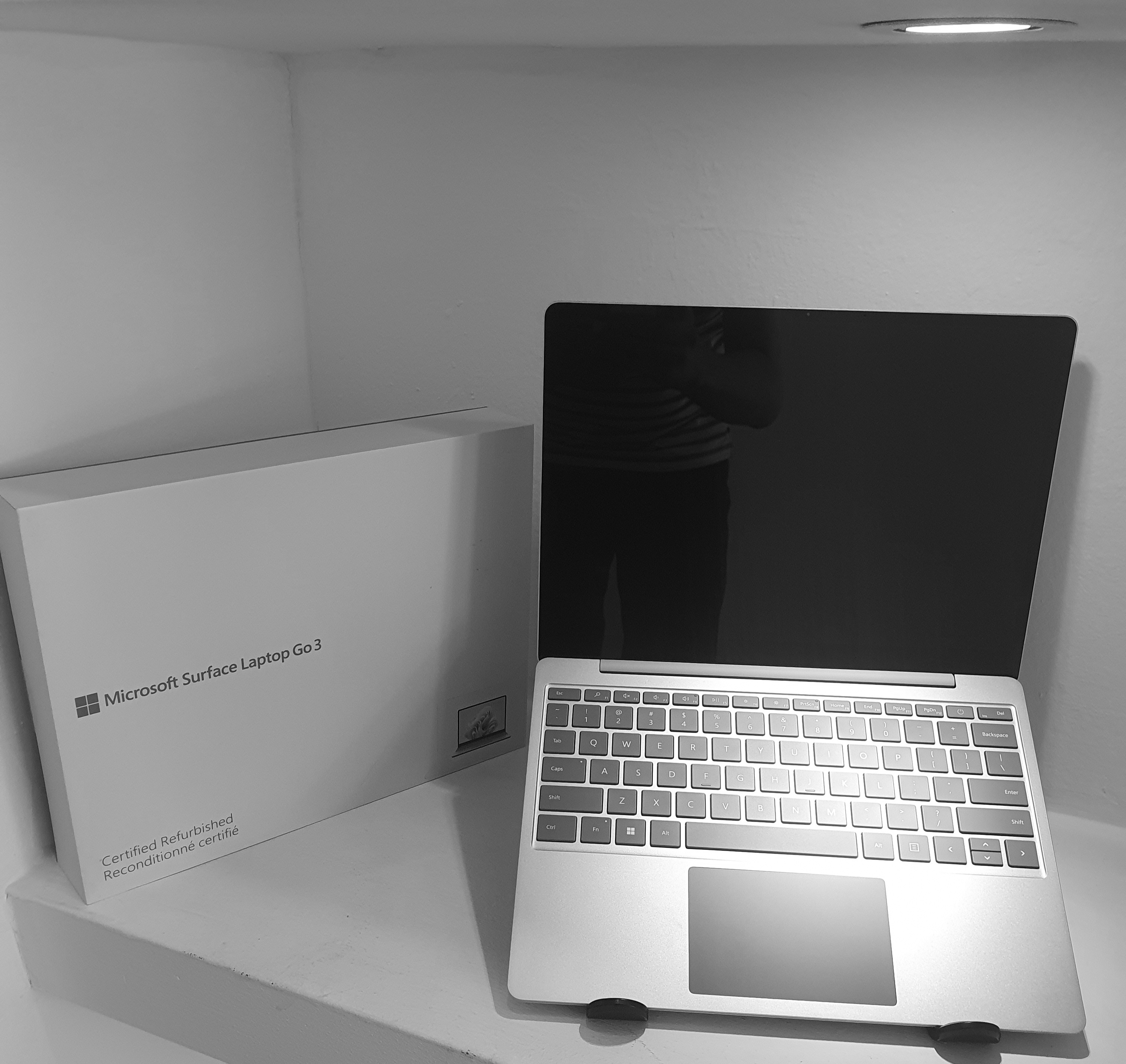 computadoras y laptops - Microsoft Surface Laptop Go3, Core i5 12th, Touch 12,4" 8GB RAM, 256GB SSD Nueva 0