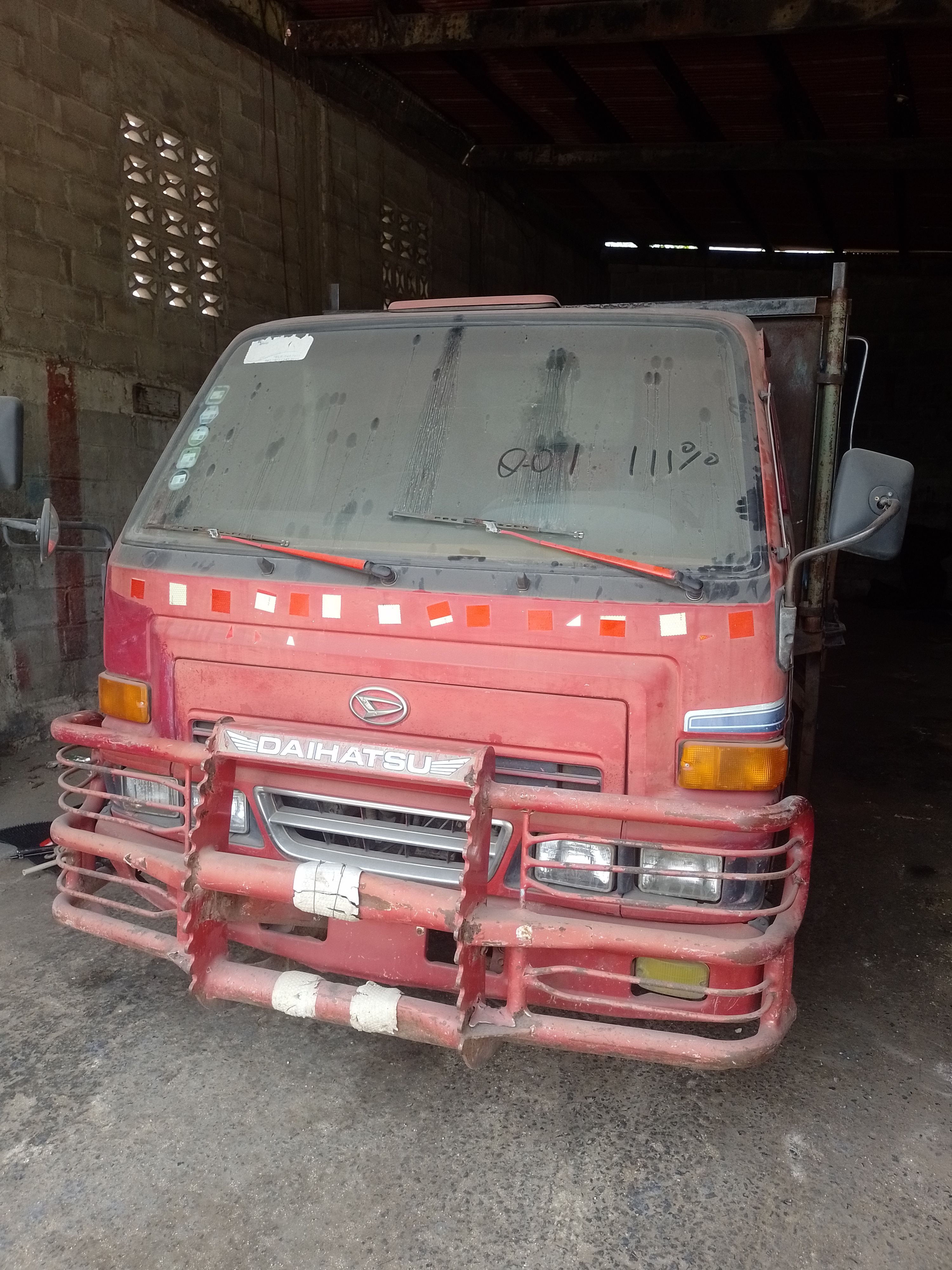 camiones y vehiculos pesados - Daihatsu Delta corto 