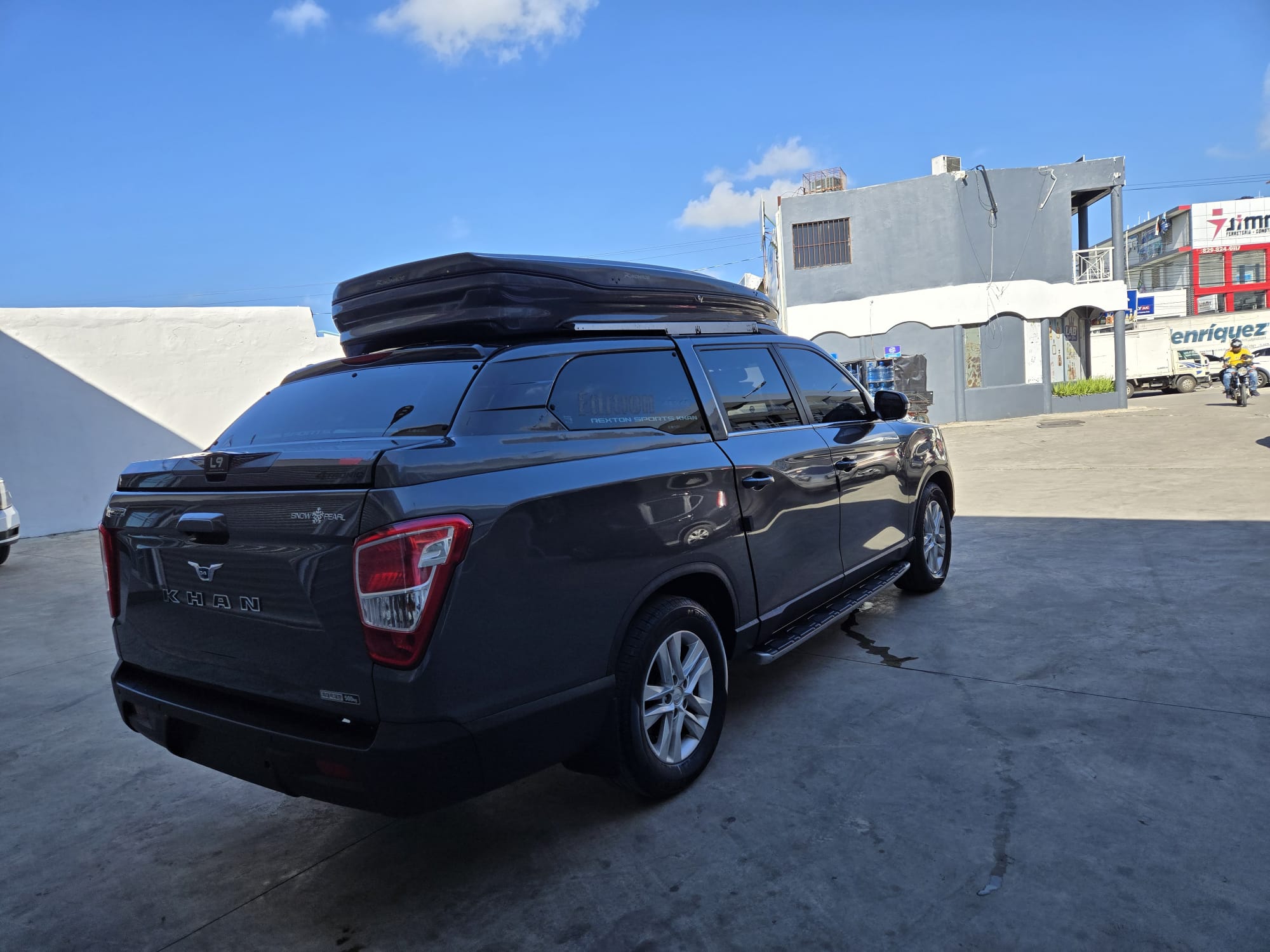 jeepetas y camionetas - KGM REXTON 2019 GRIS OSCURO DIESEL 2