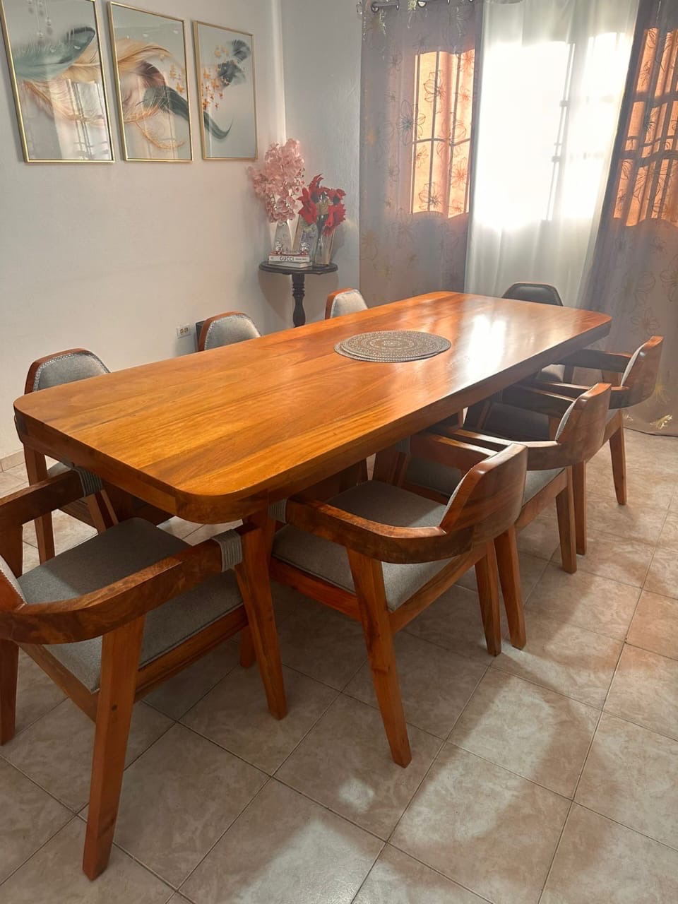 muebles y colchones - Juego de Comedor Alturo en caoba brasileña 
Comedor estilo europeo de 6 /sillas  1