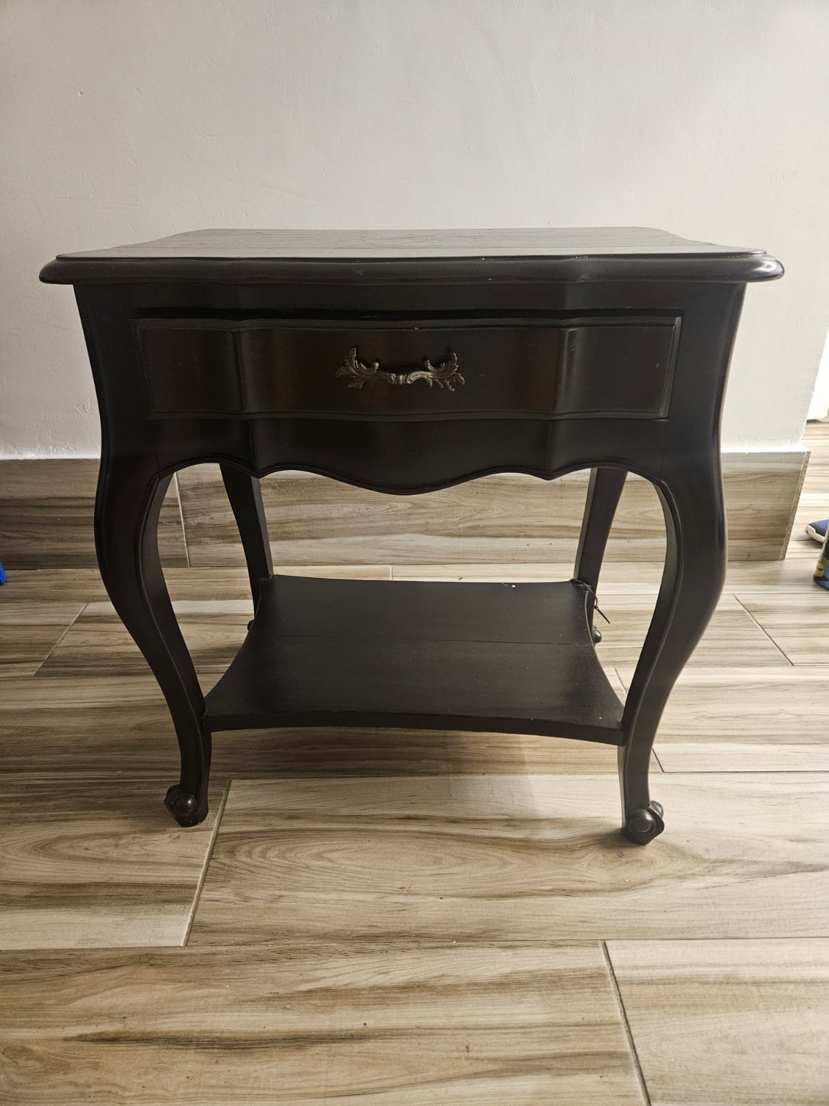 muebles y colchones - Mesa antigua excelentes  condiciones  0