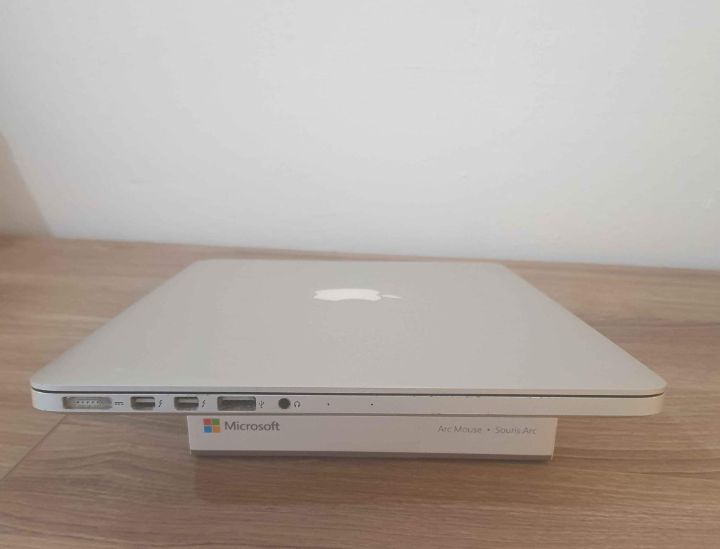 computadoras y laptops - Laptop MacBook Pro 2015, pant Retina 13,3'', 128GB, 8GB RAM, Core i5 como nueva 2