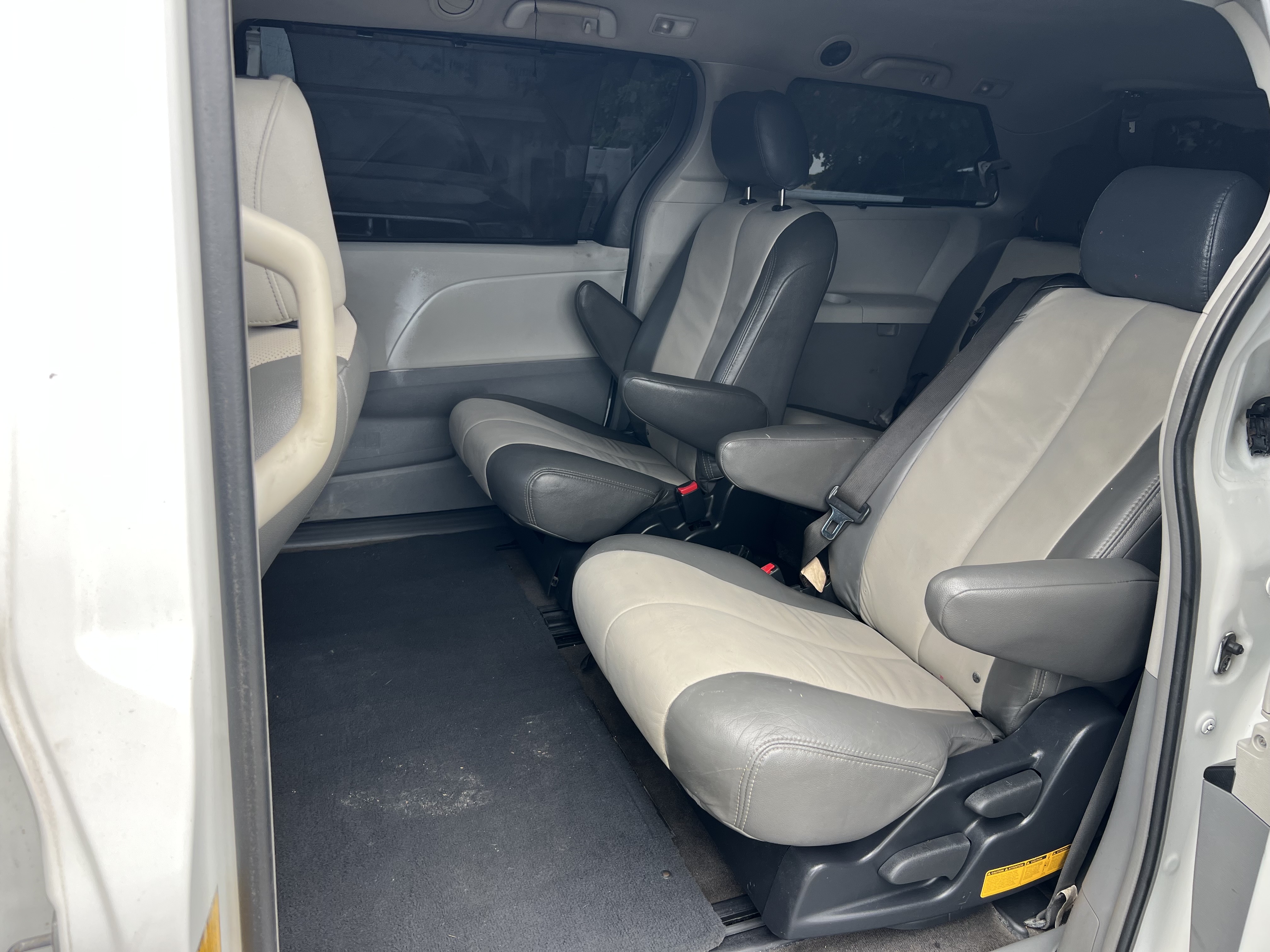 jeepetas y camionetas - Toyota Sienna 2014 7