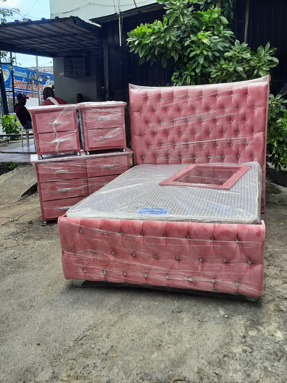 muebles y colchones - Juego completo de 54? 22,500 
Juego completo de 60? 23,500 
 1