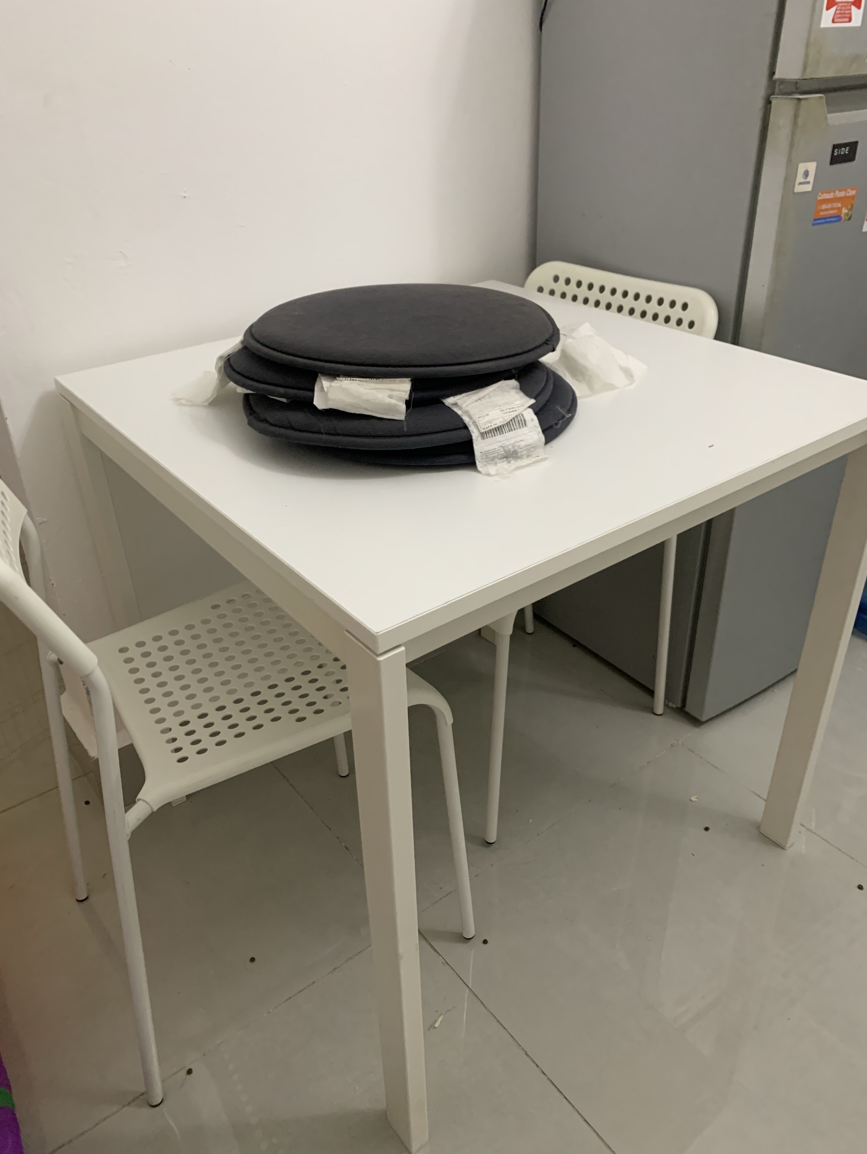 cocina - Juego de Mesa con sus 4 sillas de Ikea  3