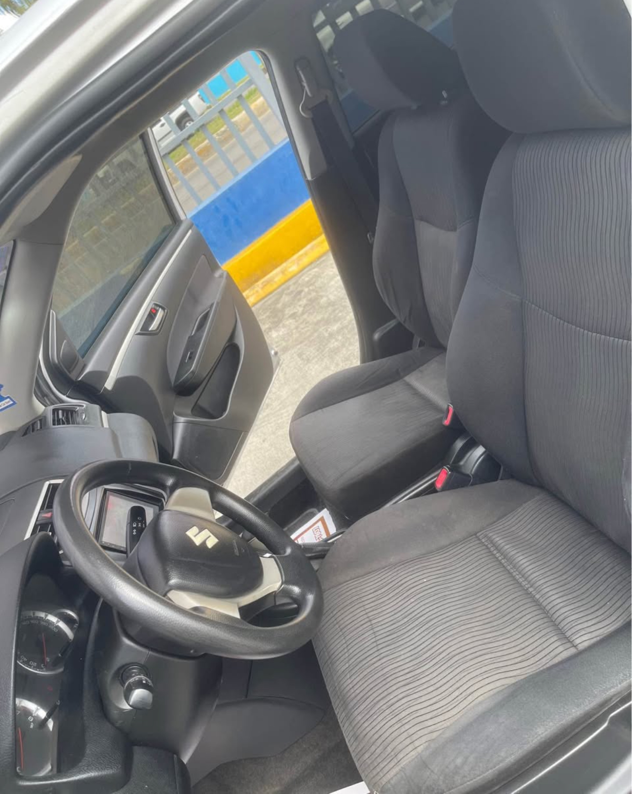 carros - Suzuki Swift  3
