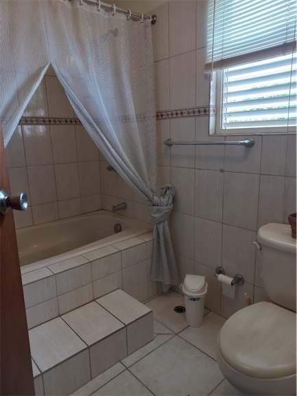 casas - Venta de casa en tropical del este con piscina y 561mts Santo Domingo 5