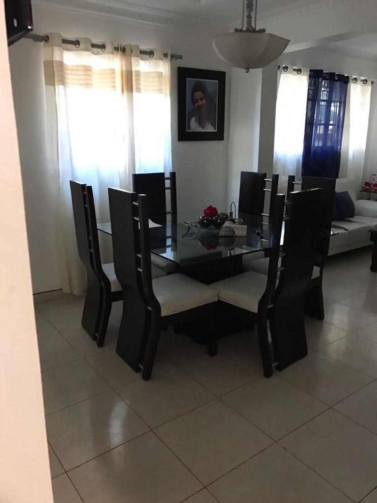 casas - Casa de 2 niveles en Jardines del Norte, Santiago 5