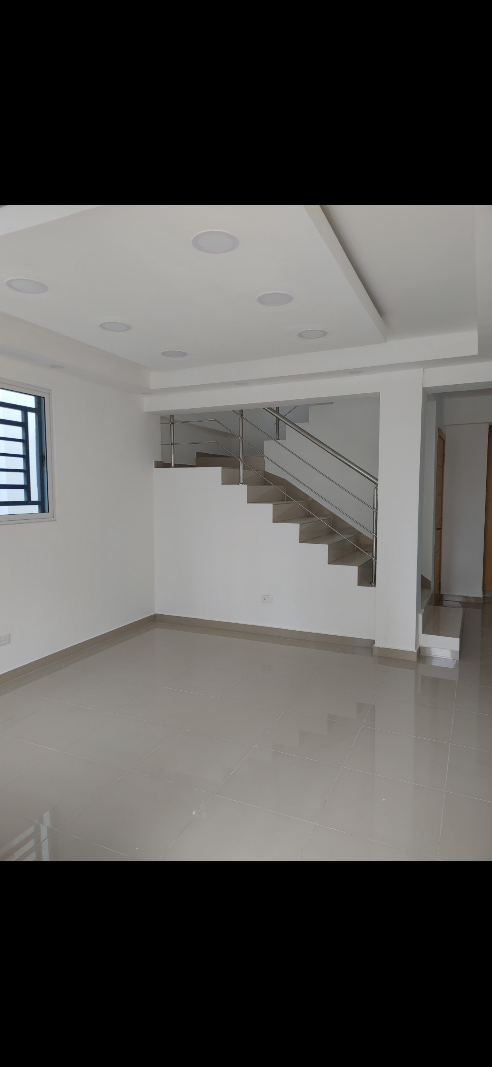 casas - 🏡 ¡ALQUILA LA CASA DE TUS SUEÑOS EN SANTO DOMINGO ESTE! 🏡
Solo $800 mensuales 3