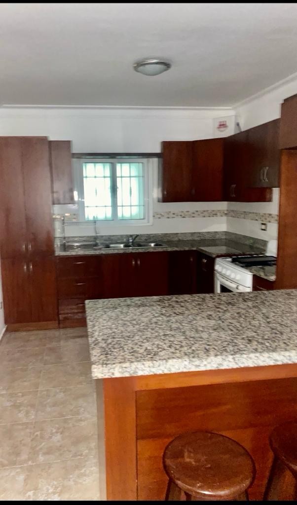 apartamentos - 🏠Apto para alquiler sector Gazcue.
✅2do Piso con ascensor/ torre con seguridad  5