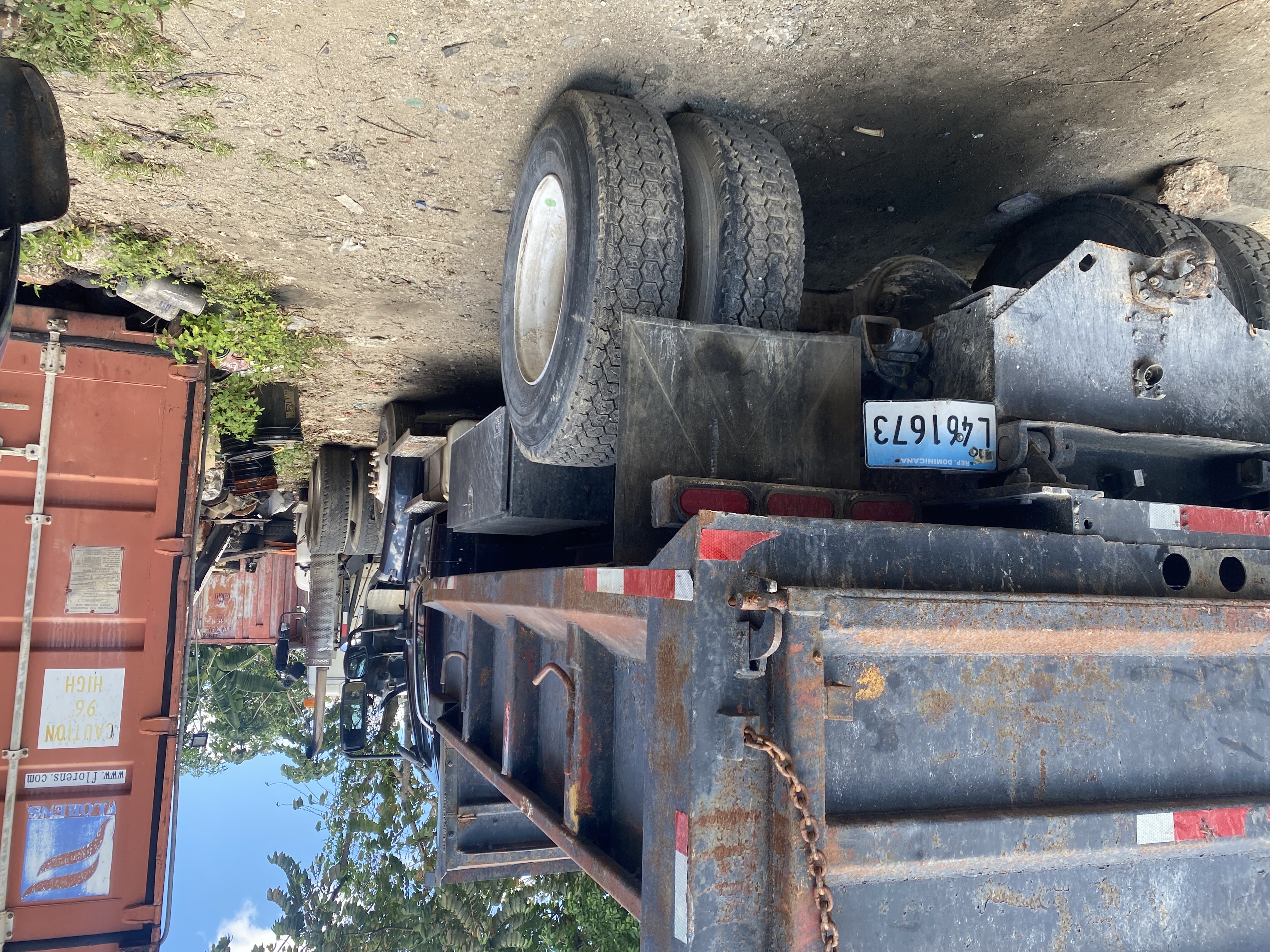 camiones y vehiculos pesados - CAMION VOLTEO 9