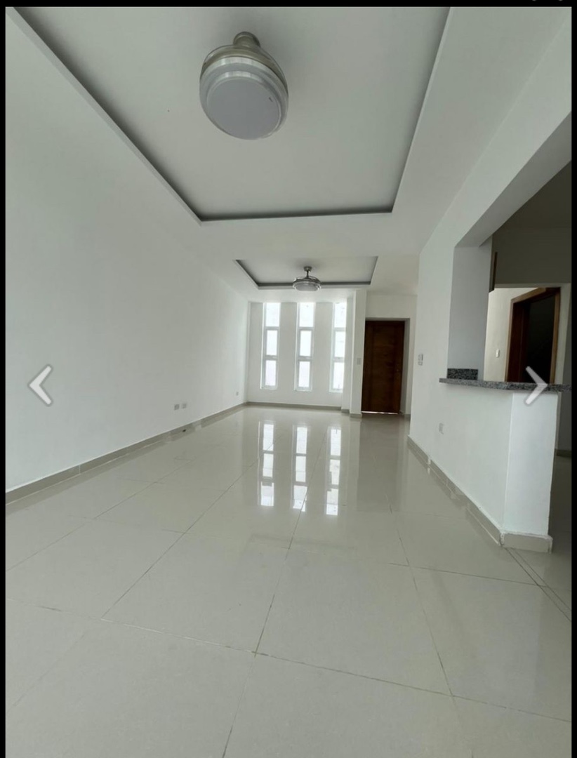 casas - Casa en urbanización Los Planetas, ensanche Isabelita, Santo Domingo Este. 2