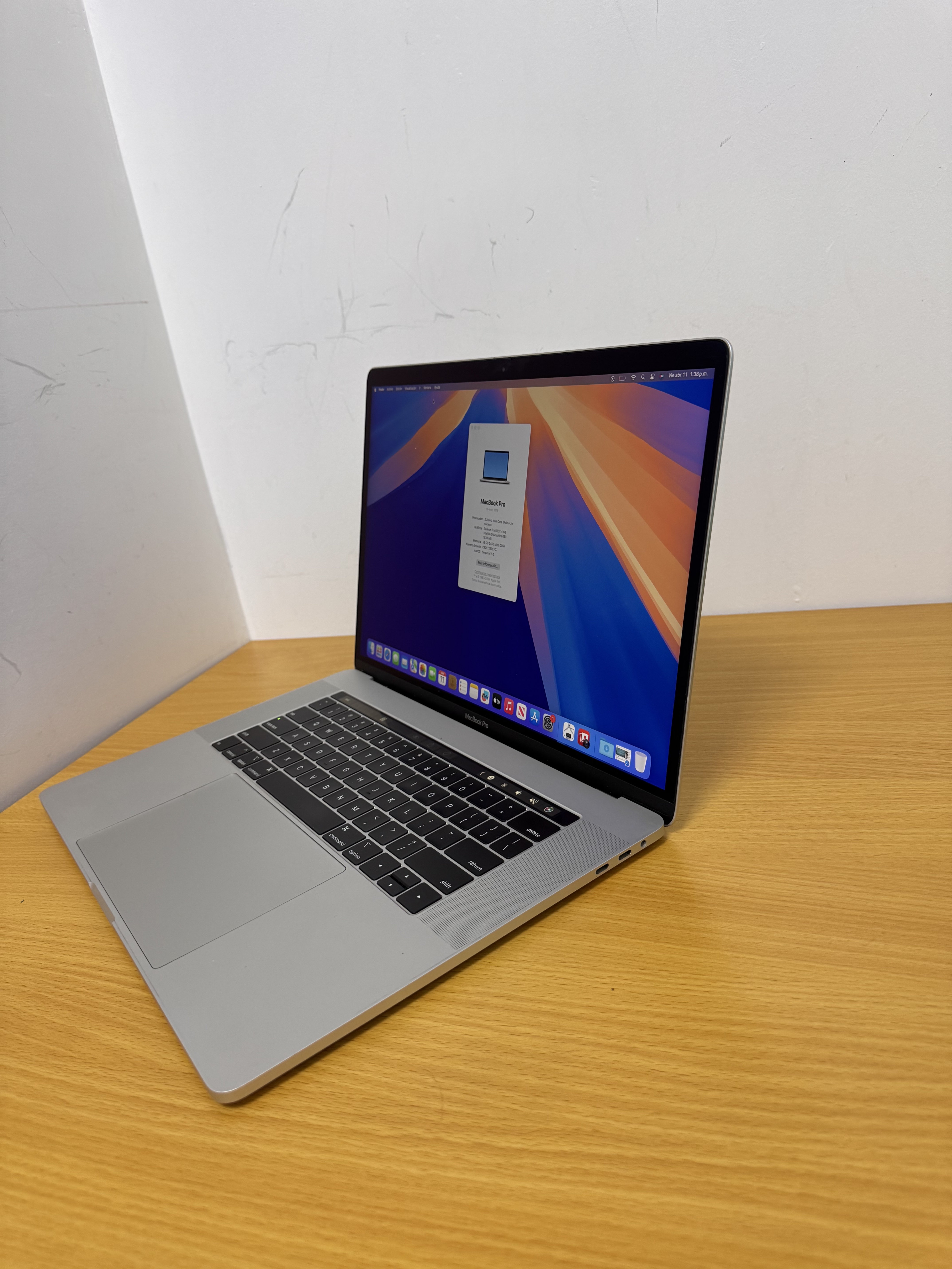 computadoras y laptops - MacBook Pro 15-inch 2019 i9 Doble Tarjeta Gráfica 2