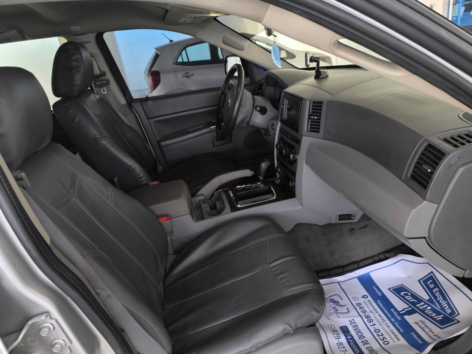 jeepetas y camionetas - VENDO JEEP GRAND CHEROKEE LAREDO  7
