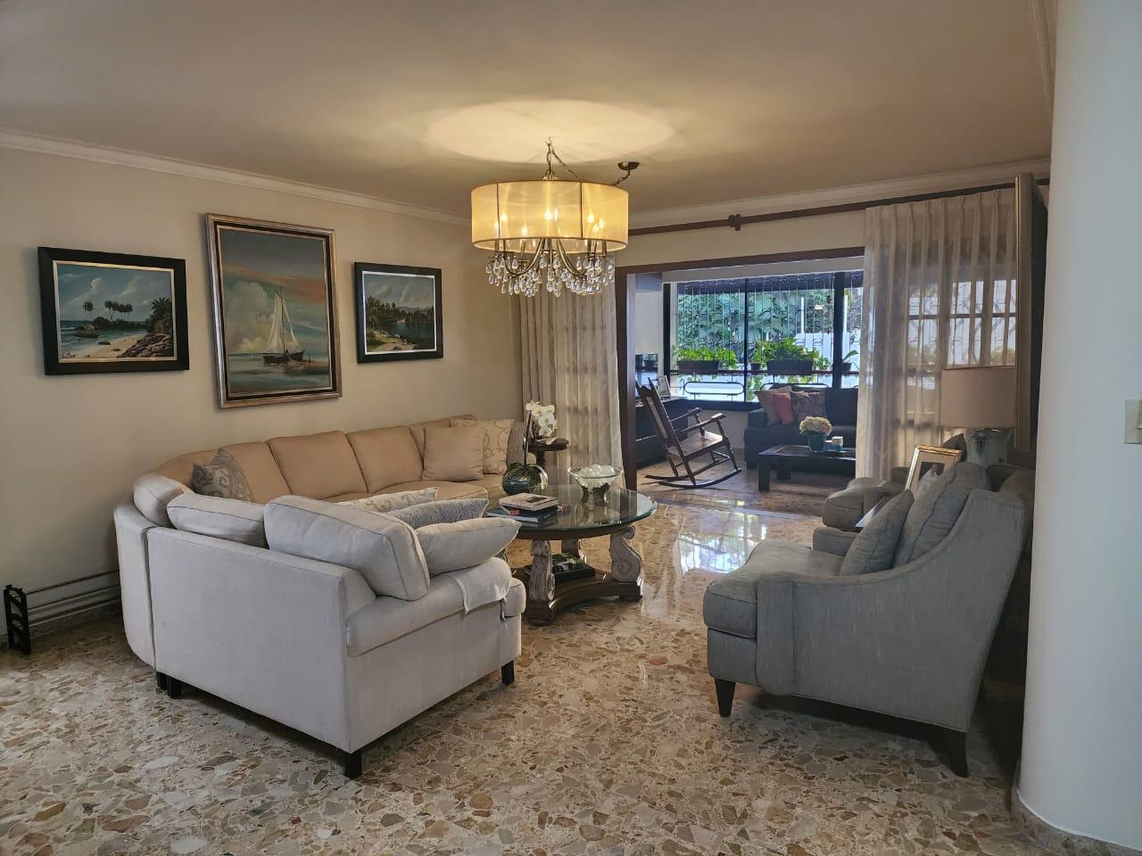 apartamentos - Se vende amplio apartamento en Piantini 7