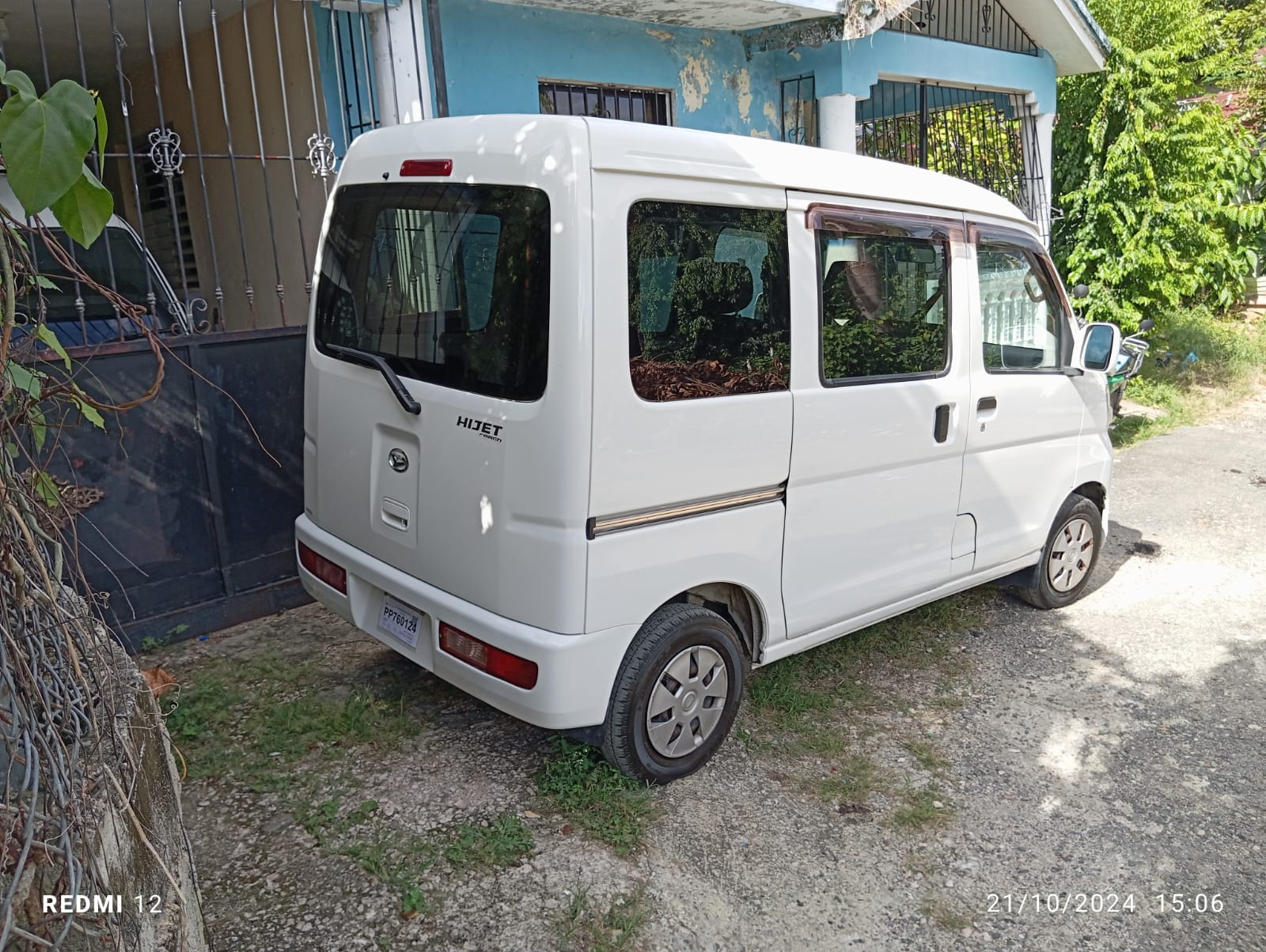 otros vehiculos - Venta de minibus dahiatsun 2018 mecanica como nuev