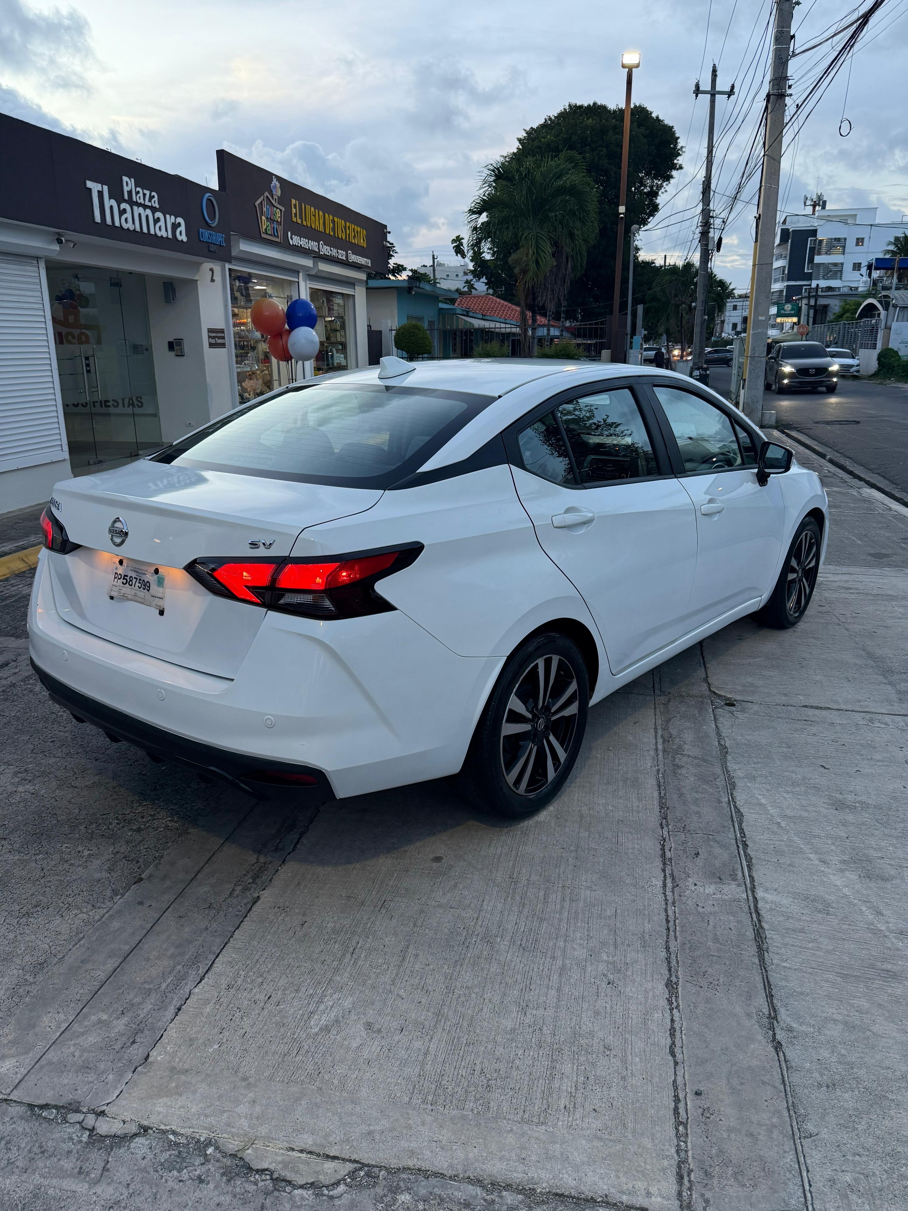 carros - NISSAN VERSA SV 2021  2