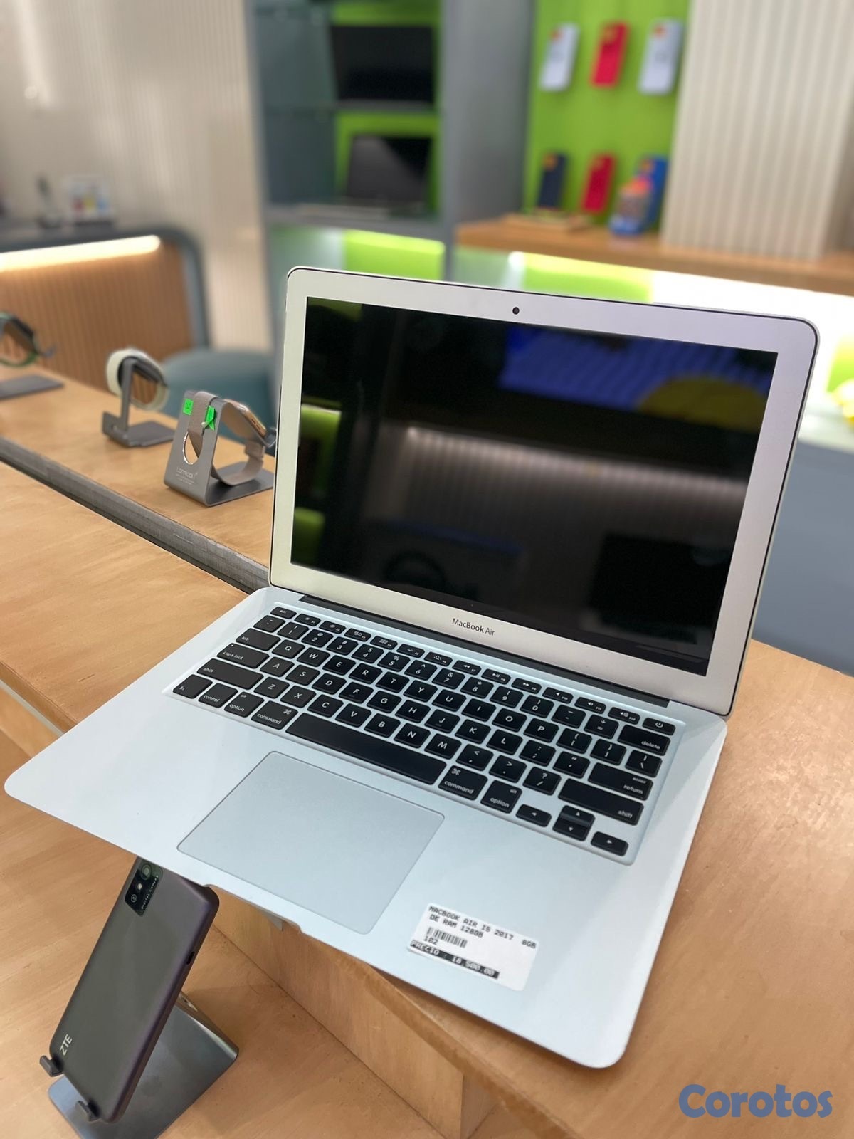 computadoras y laptops - MacBook air i5 2017 8gb de ram 128gb ssd RD$18,500 2