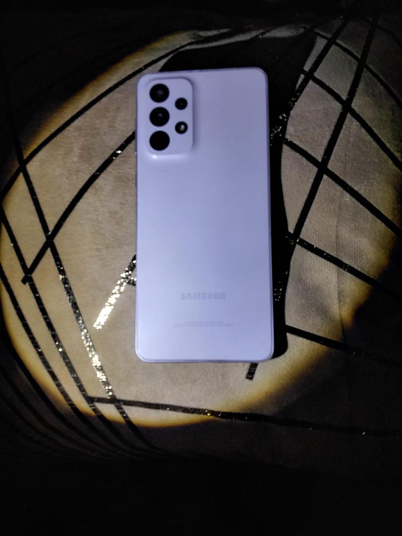 celulares y tabletas - Samsung A33 5G como nuevo con su caja 