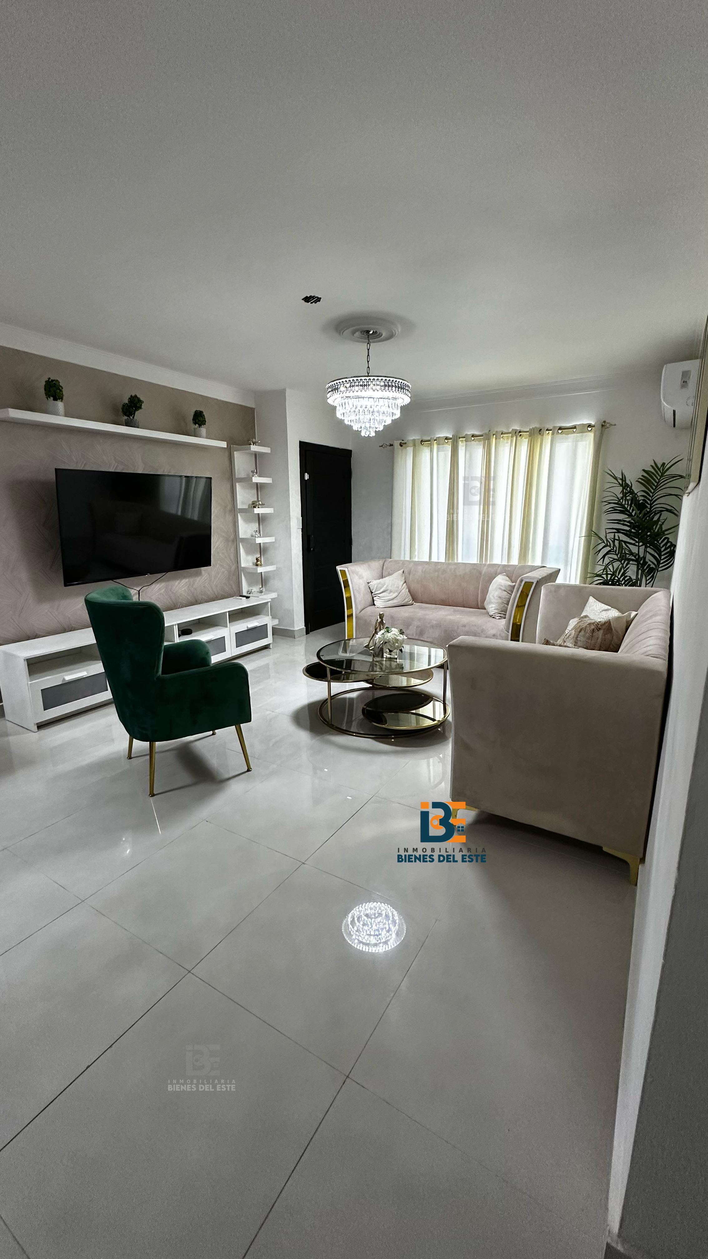 apartamentos - SE RENTA Apartamento Amueblado con Dos Parqueos. 2