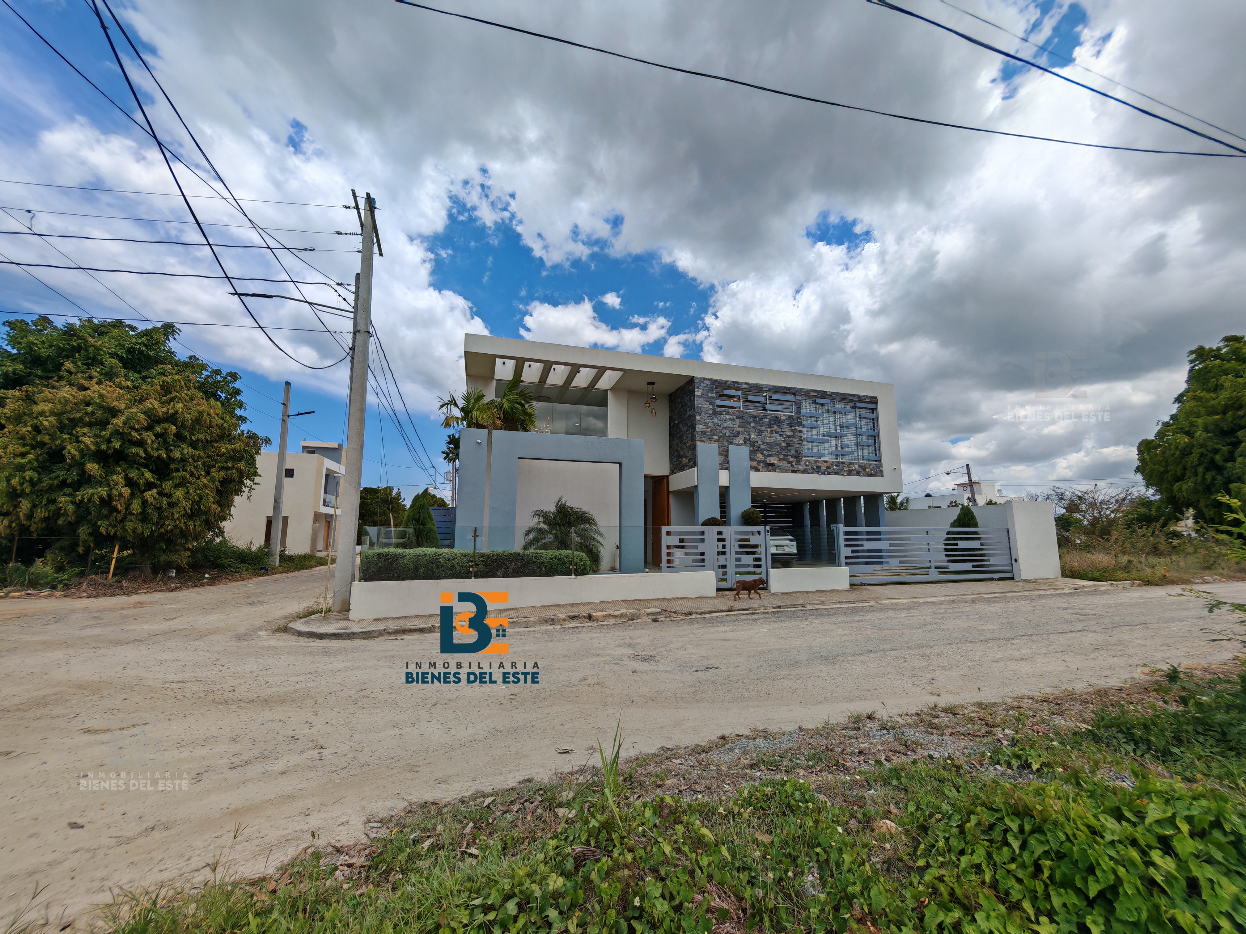 casas - Vendo moderna Casa con finos detalles, SPM. 0