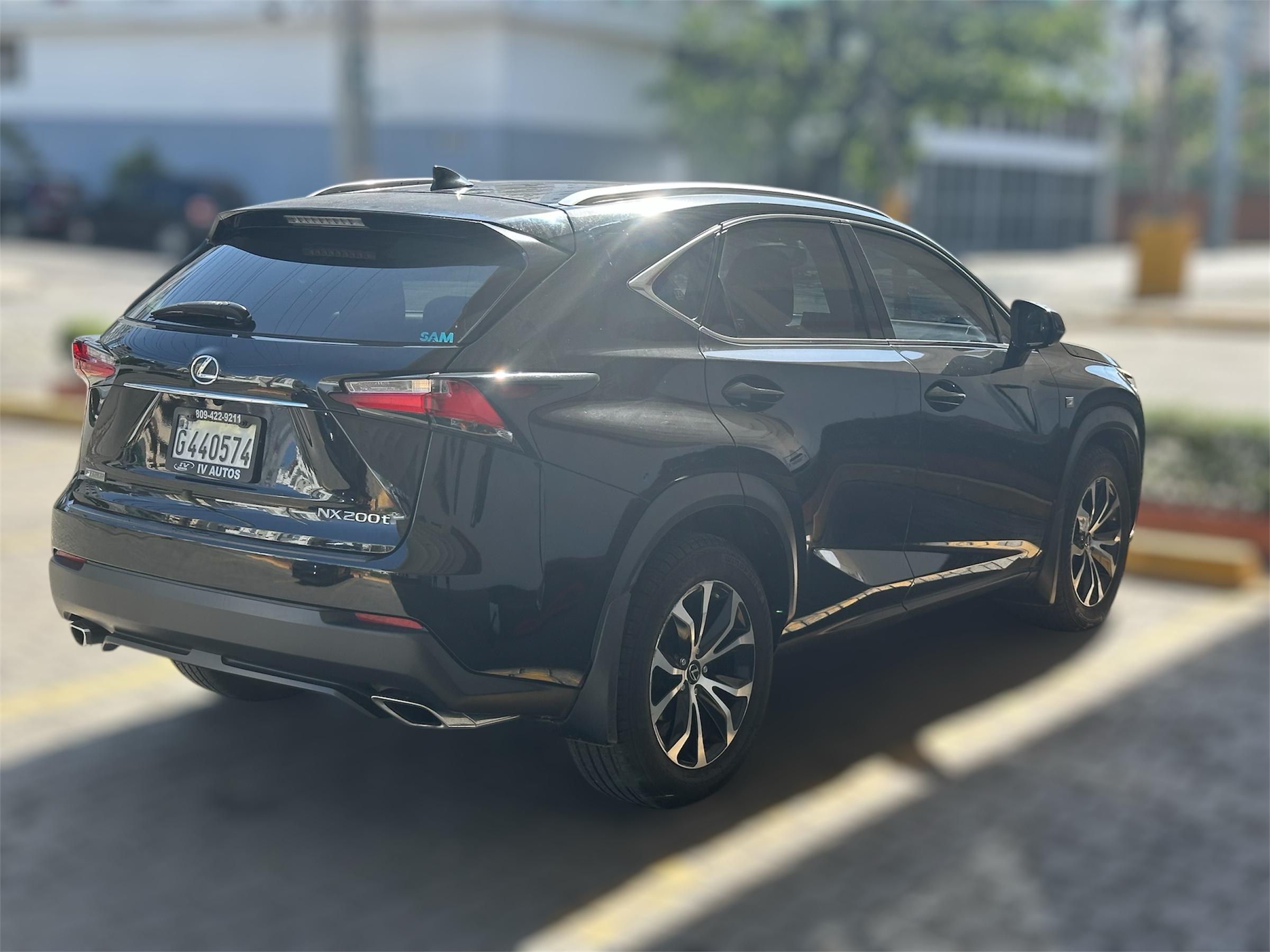 jeepetas y camionetas - Lexus NX200T 2015  0