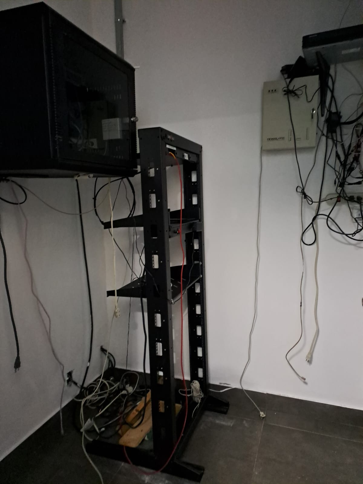 oficinas y locales comerciales - Alquilo oficina  edifcorporativo arroyo hondo viej 2