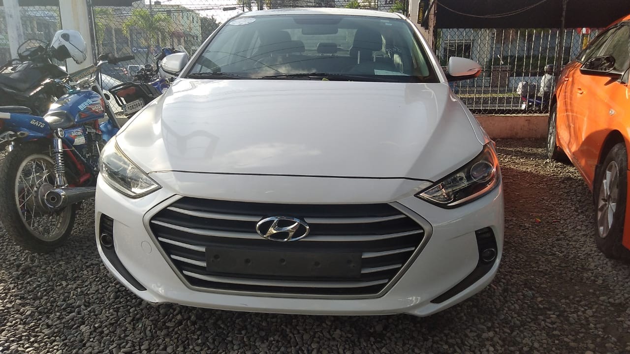 carros - HYUNDAI AVANTE 2017 BLANCO