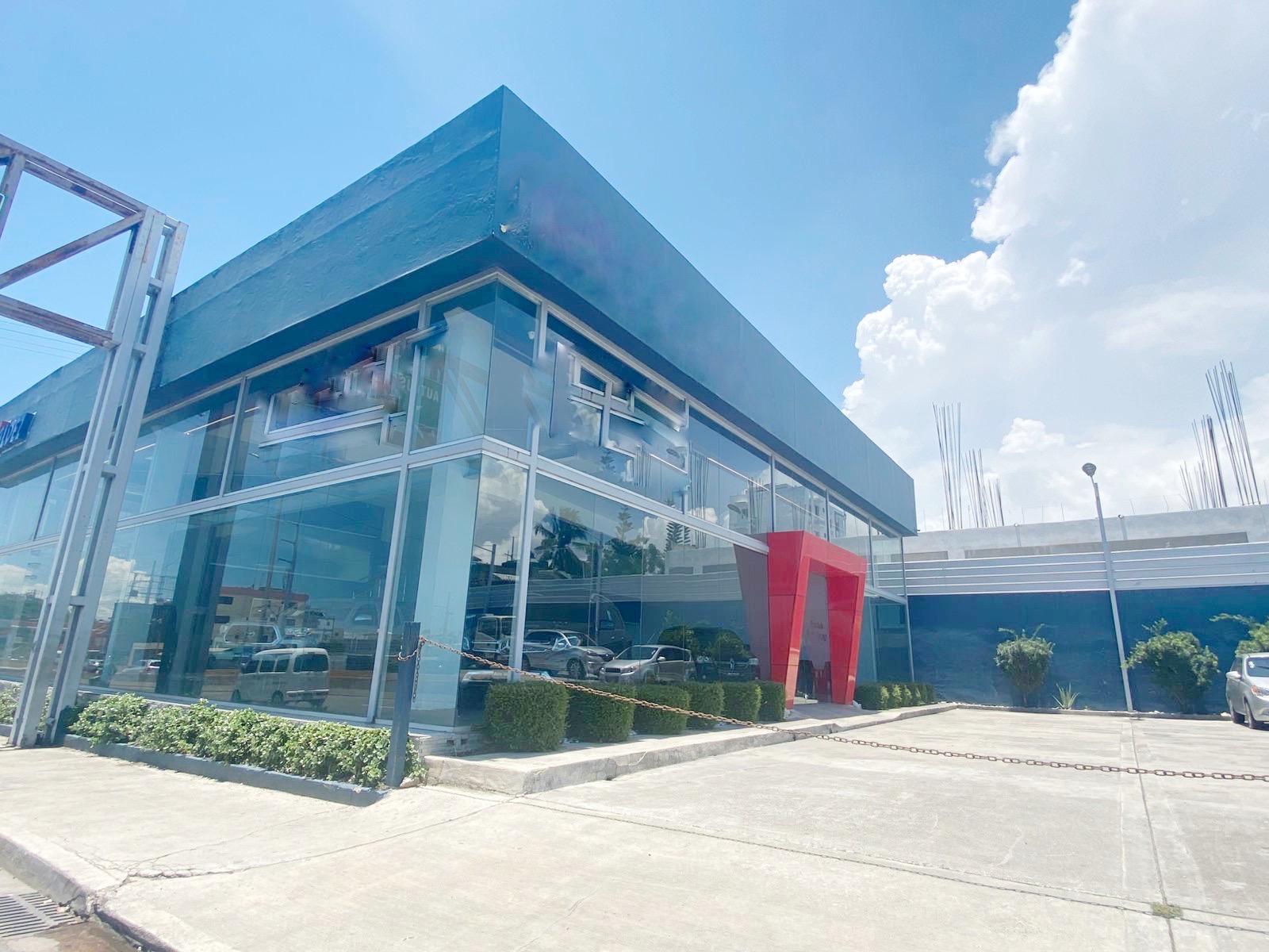 oficinas y locales comerciales - Propiedad céntrica y comercial  2