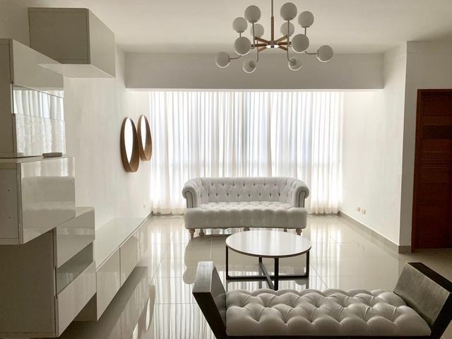apartamentos - Apartamento amueblado en venta #24-1054 Evaristo Morales, piso medio, 2 dormit. 0