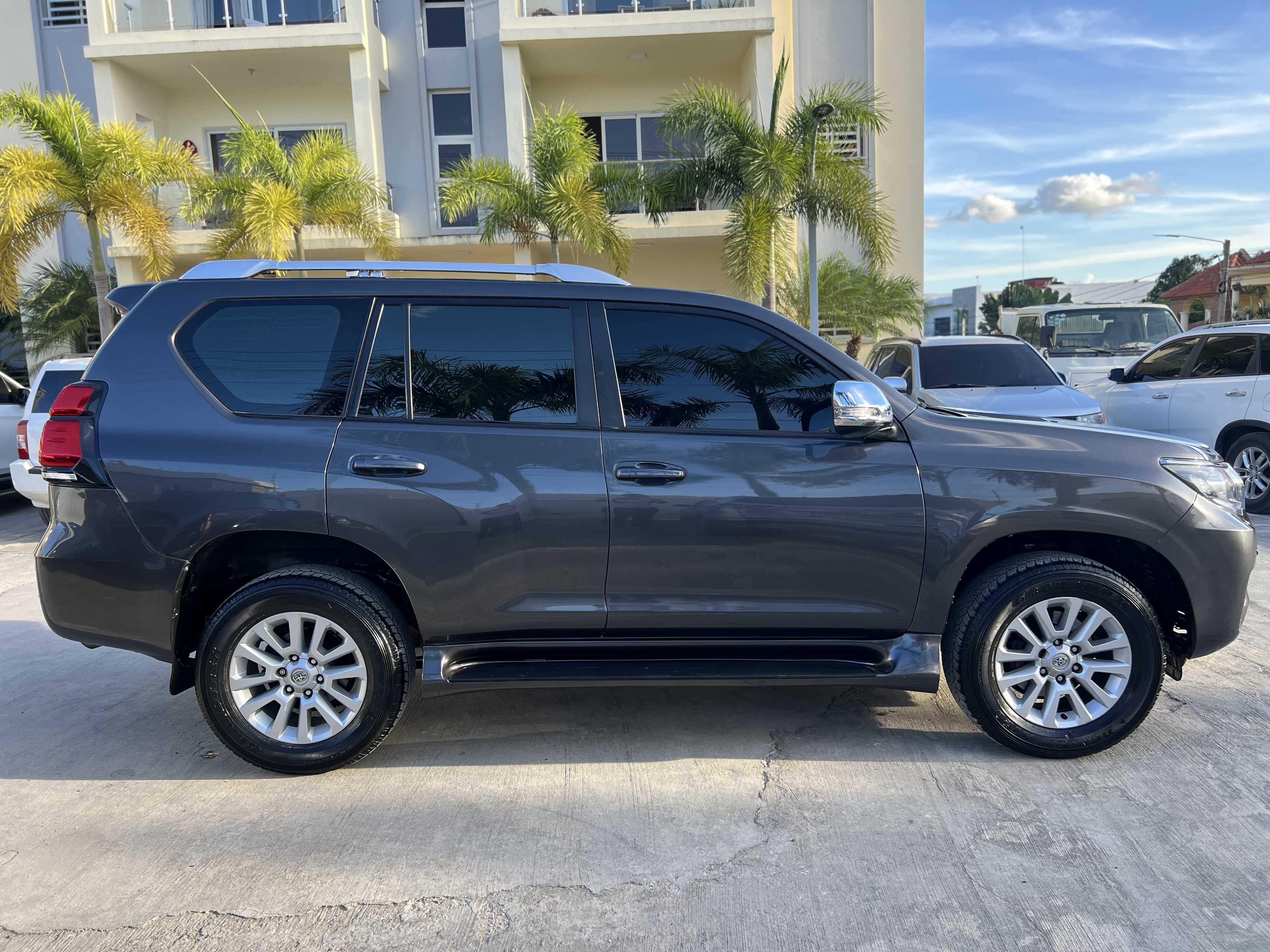 jeepetas y camionetas - Toyota Prado  6