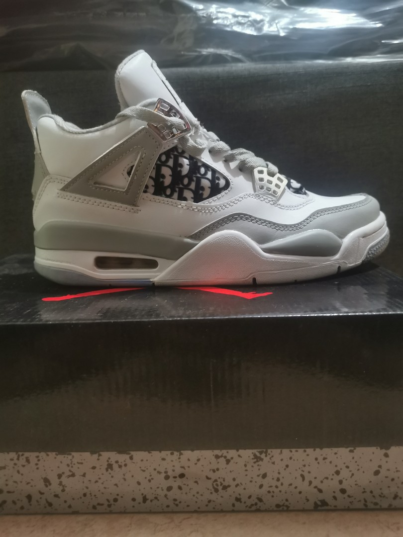 zapatos para mujer - Air Jordan 4 x Dior 
 2