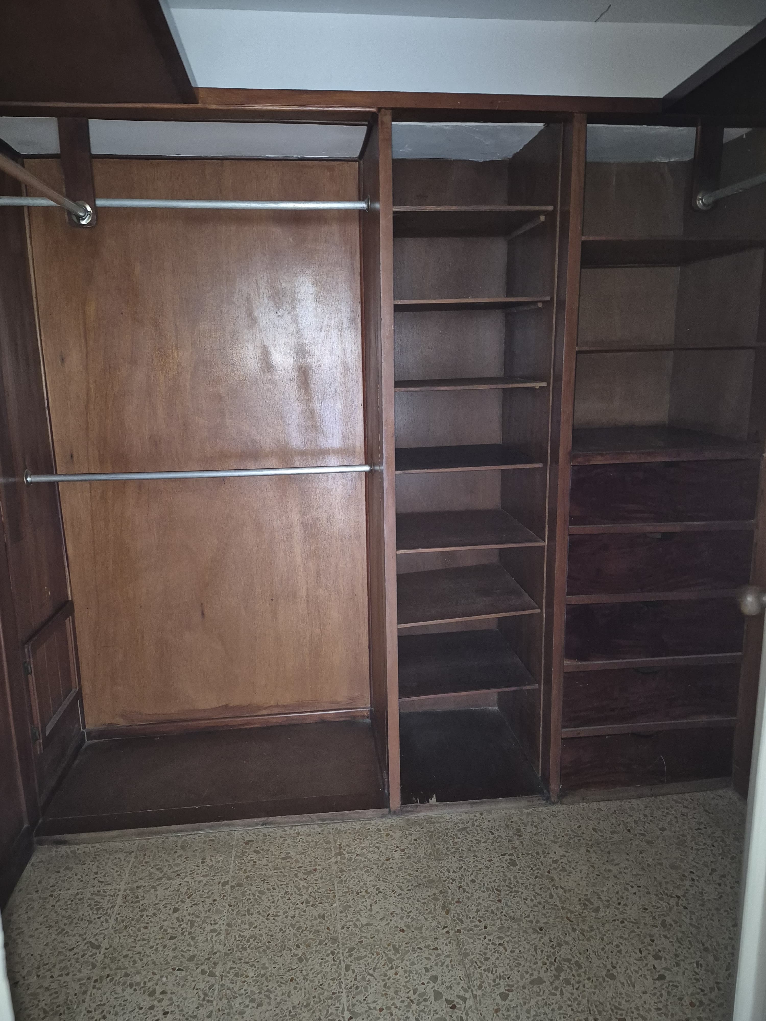 apartamentos - *OFERTA* Av. Anacaona  Apartamento Clasico 3 Hab,2 3