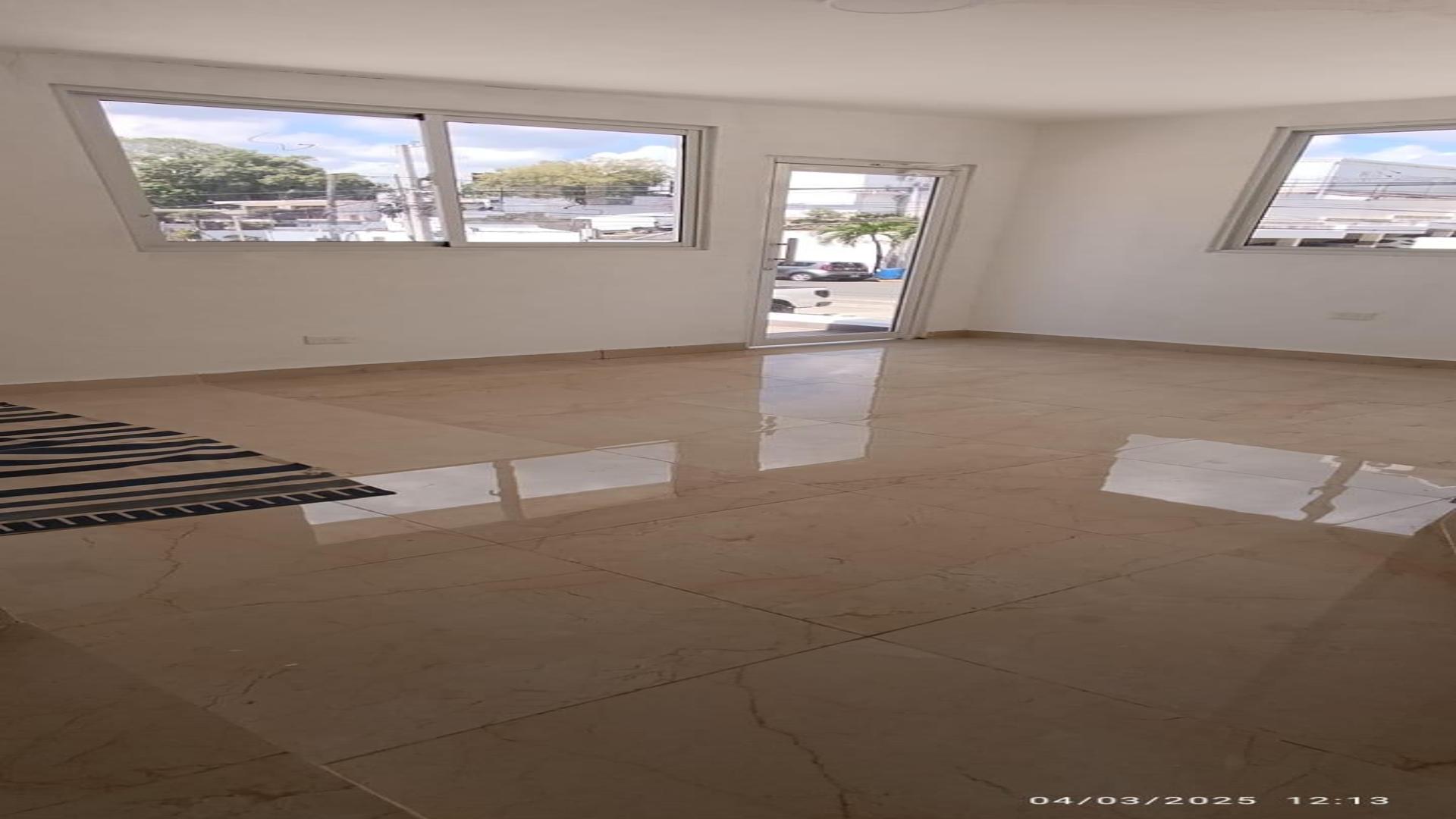 oficinas y locales comerciales - ¡Alquilo Espacio Ideal para Dealer de Vehículos en Bella Vista! 4
