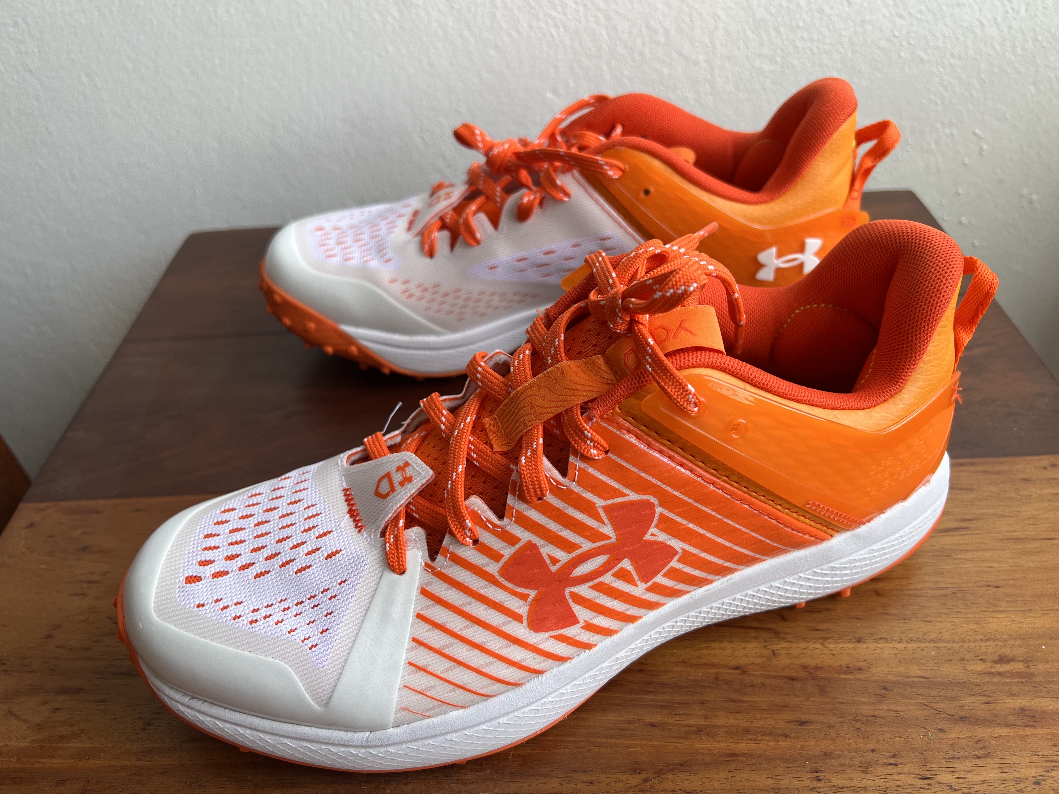 zapatos para hombre - Zapatos deportivos para hombres marca UNDER ARMOUR Nuevos size 9 -9,5 - 10  2